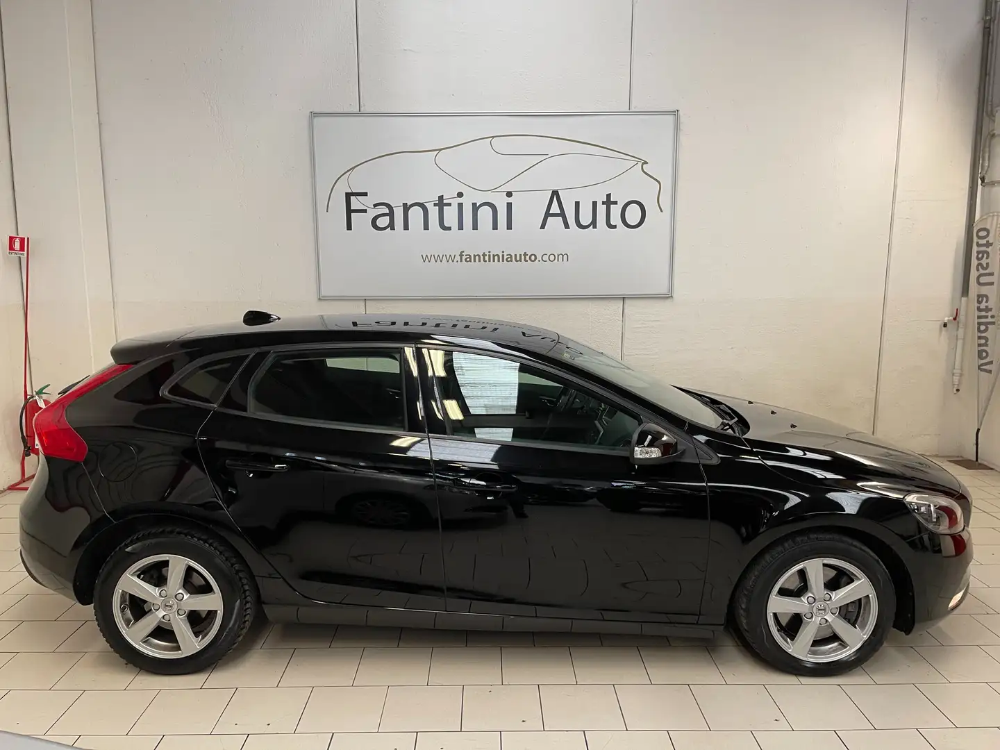 Volvo V40 Business Plus D2 geartronic c.auto-LEGGI SOTTO Nero - 2