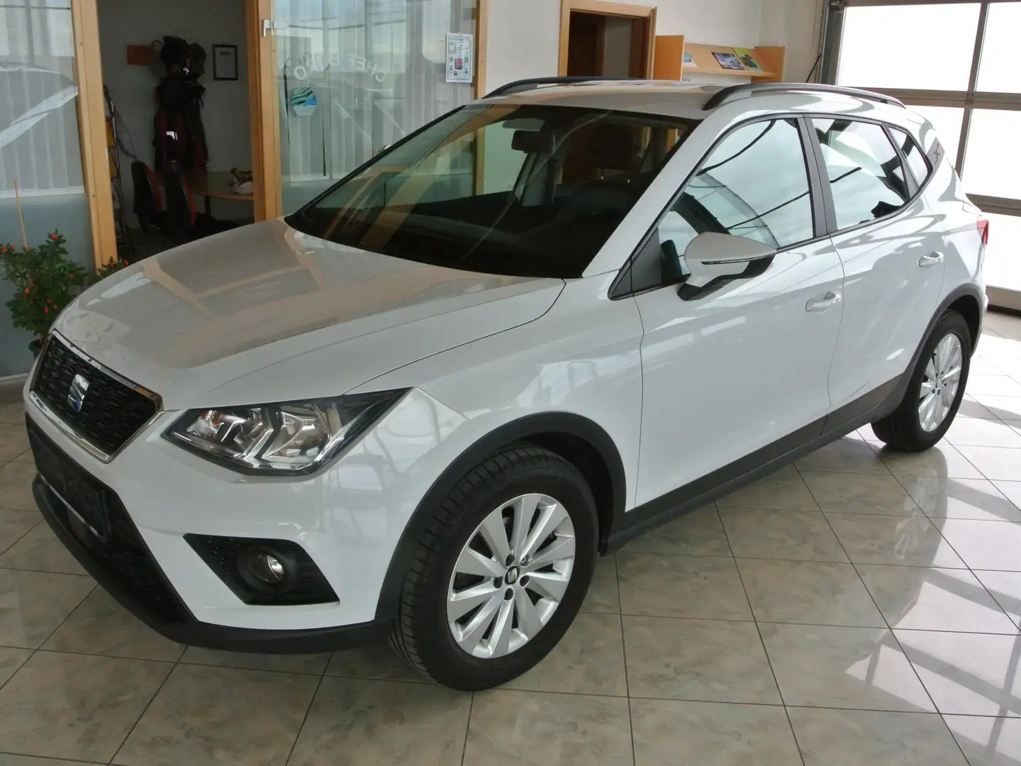 SEAT Arona Style 1,6 TDI *NAVI/SHZG/PDC/TEMPOMAT* Weiß - 1