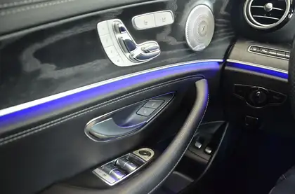 Annonce voiture d'occasion Mercedes-Benz E 400 - CARADIZE