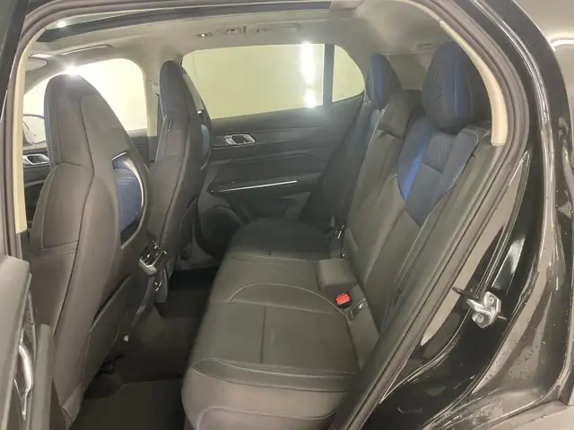 Lynk & Co 01 view 20