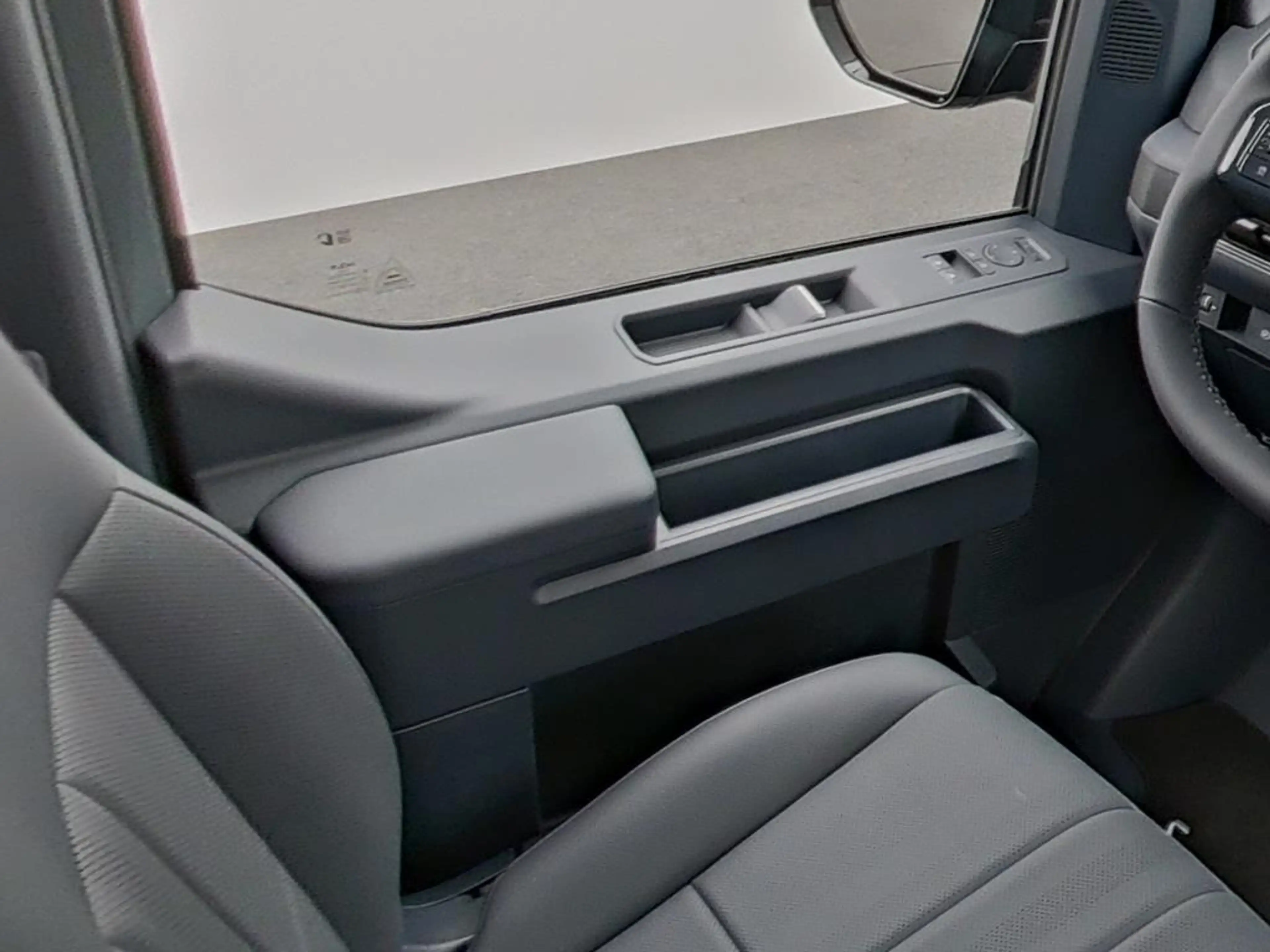Kia PV5 Passenger 2-3-0 71.2 PLUS WP STP AW — photo 12