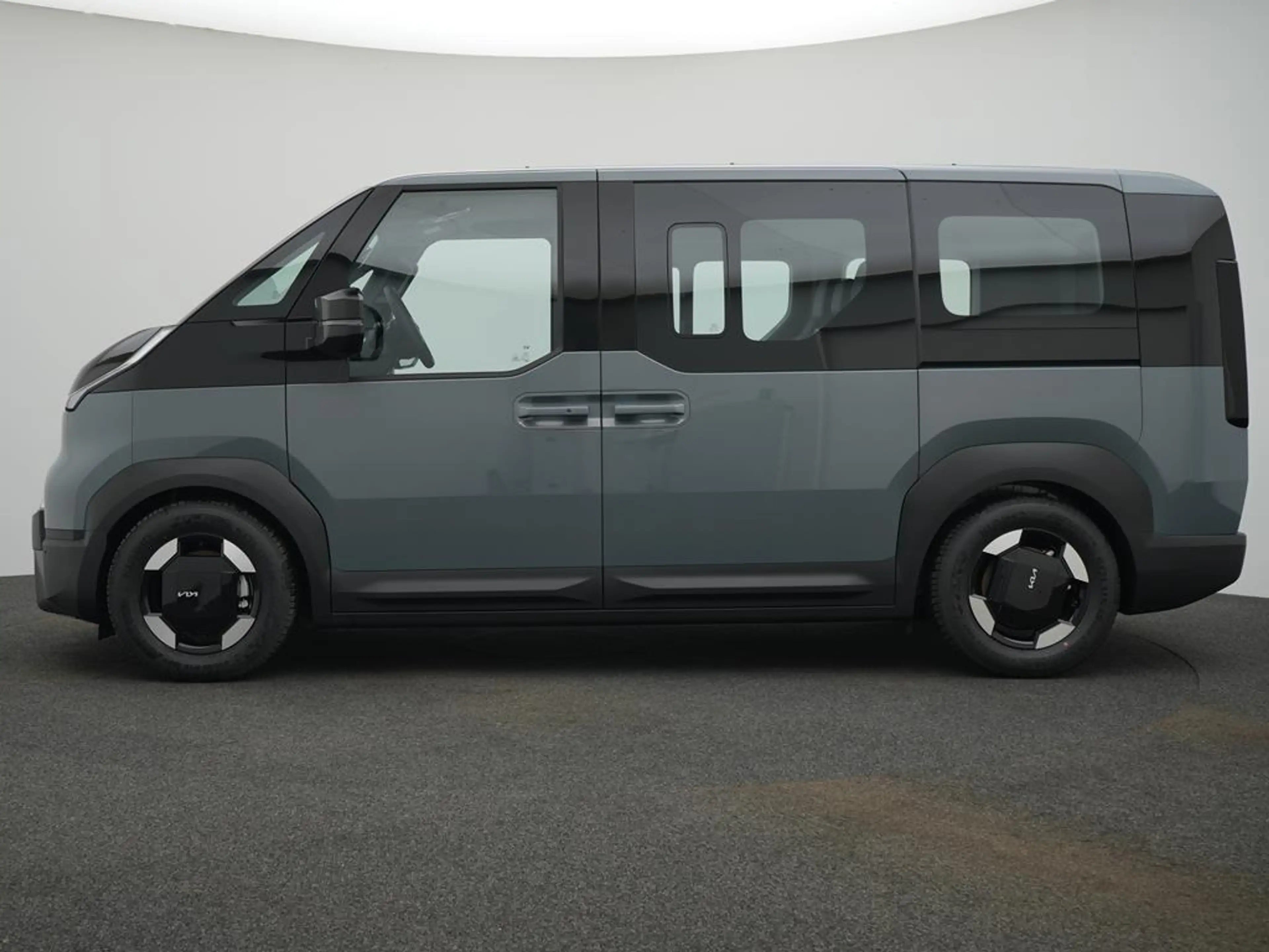 Kia PV5 Passenger 2-3-0 71.2 PLUS WP STP AW — photo 5