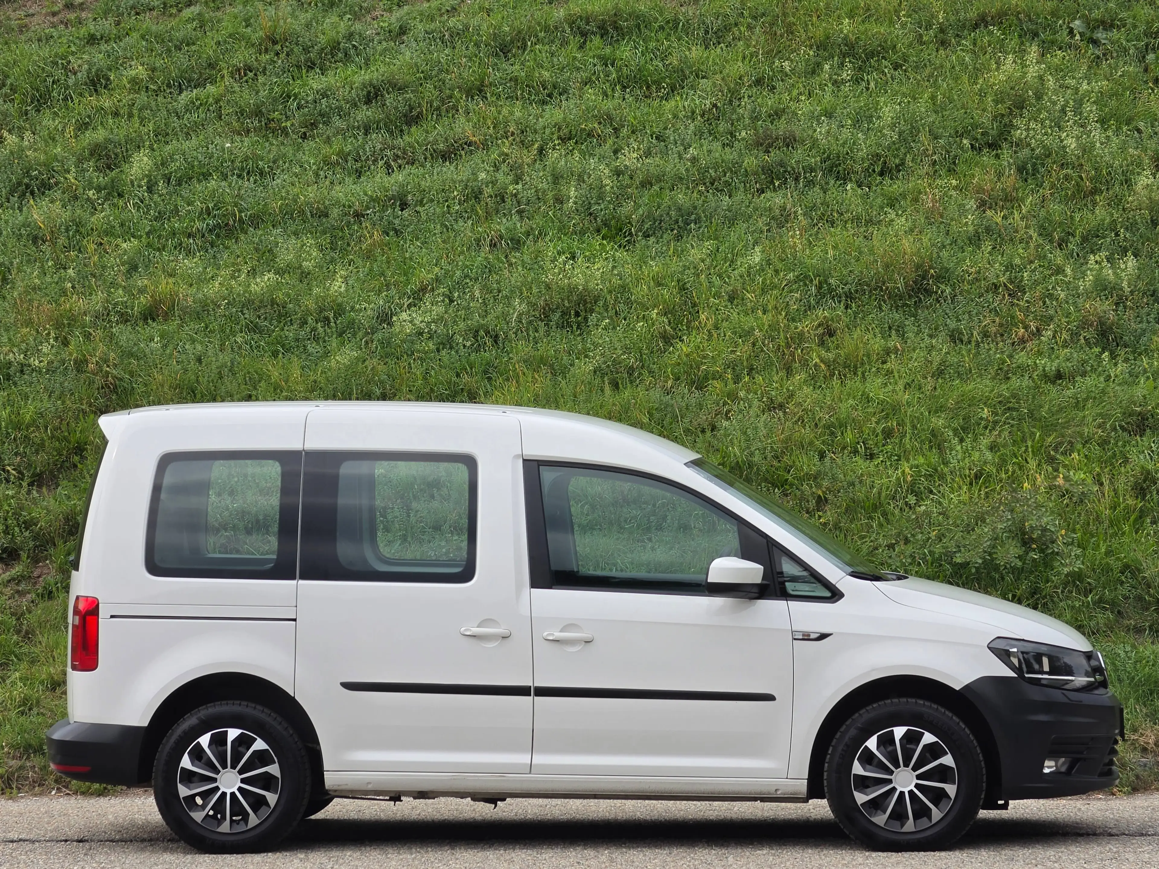 Volkswagen Caddy Trendline* 7 Sitzer* MwSt.* Sitzheizung* Klima* — photo 6