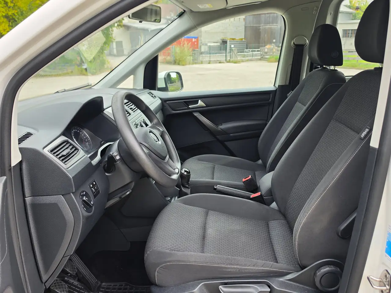 Volkswagen Caddy Trendline – Bild 10