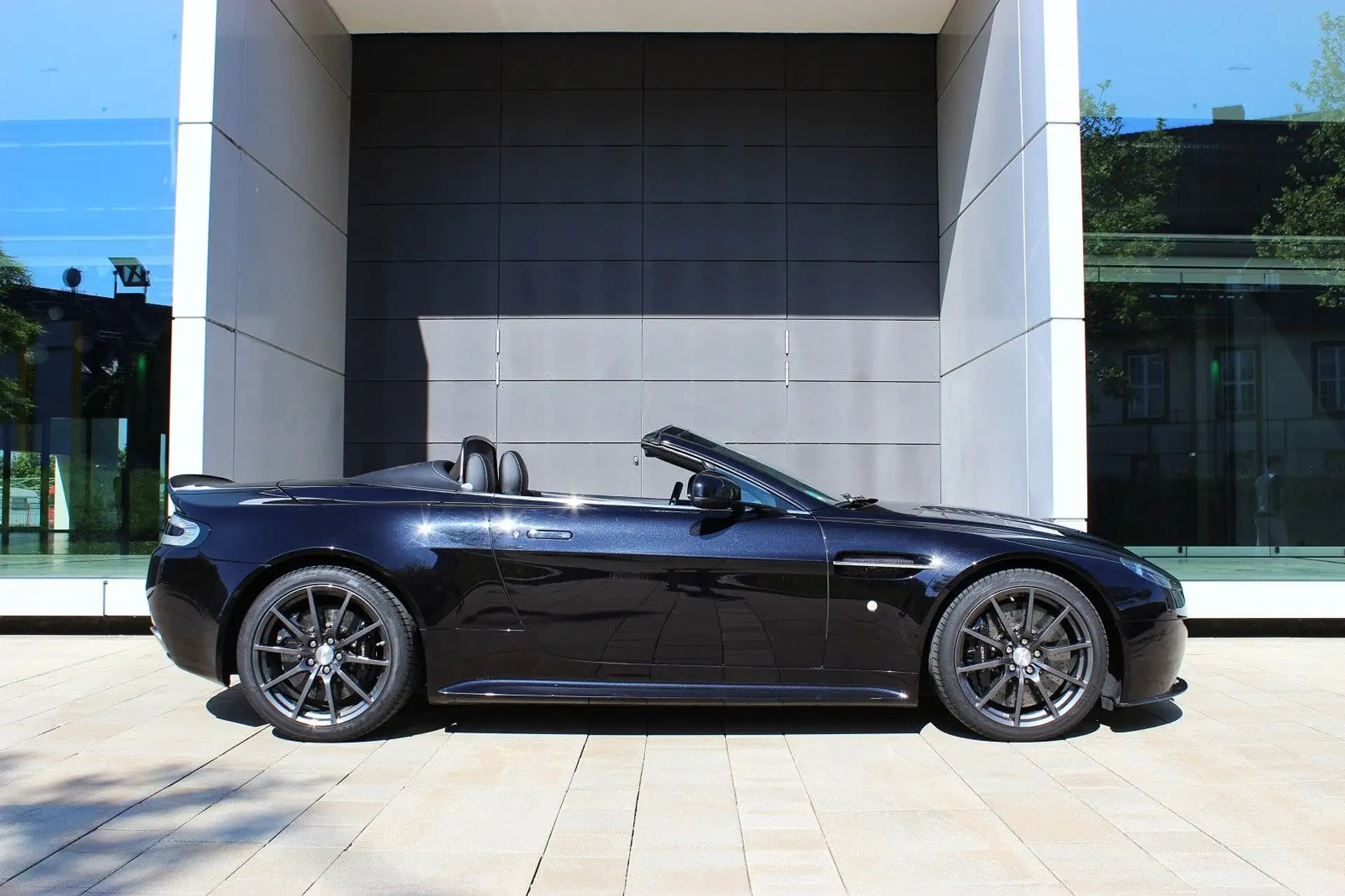 애스턴마틴 밴티지 Roadster 2016 검정 사진 5