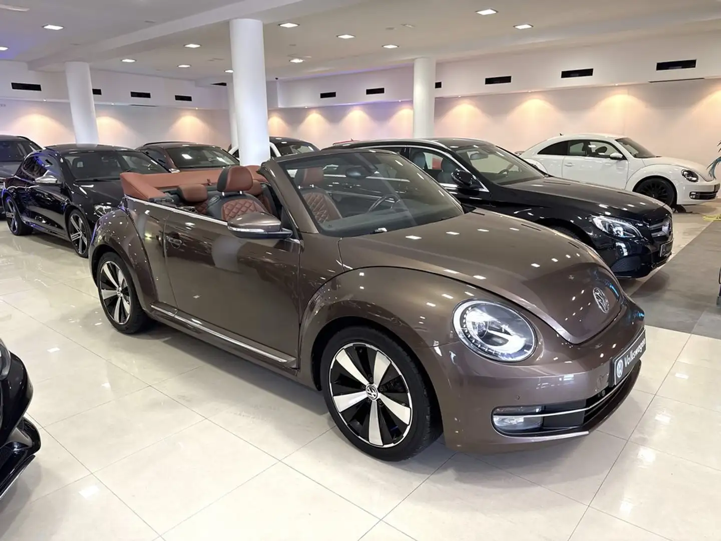 Volkswagen Beetle 2.0TDI R-Line DSG 110kW Brun - 2