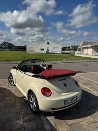 Cabrio 1.6 limited Red Edition