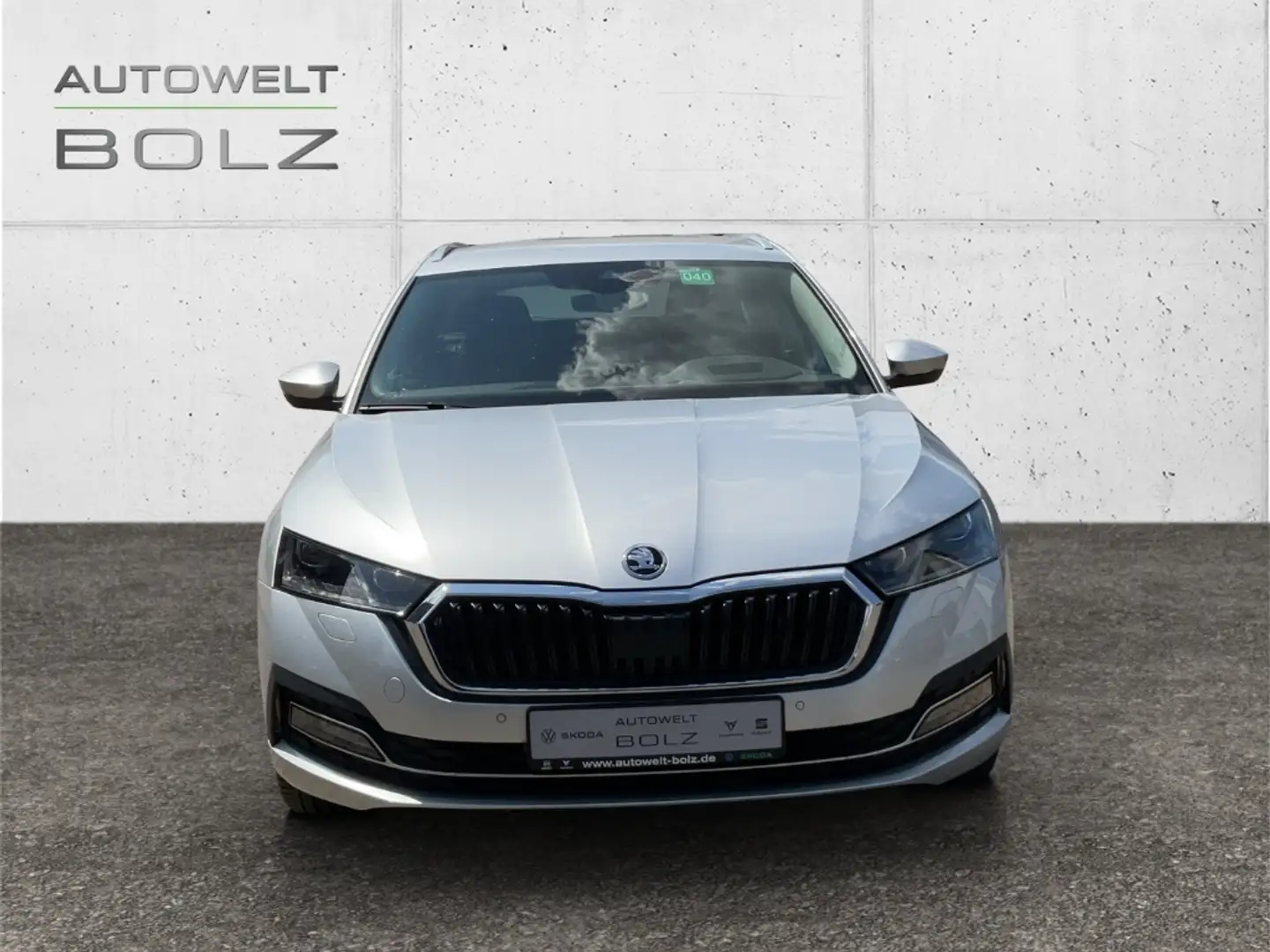 Skoda Octavia Combi Style 2.0 TDI HUD Navi DigiCock Memory Sitze Silber - 2