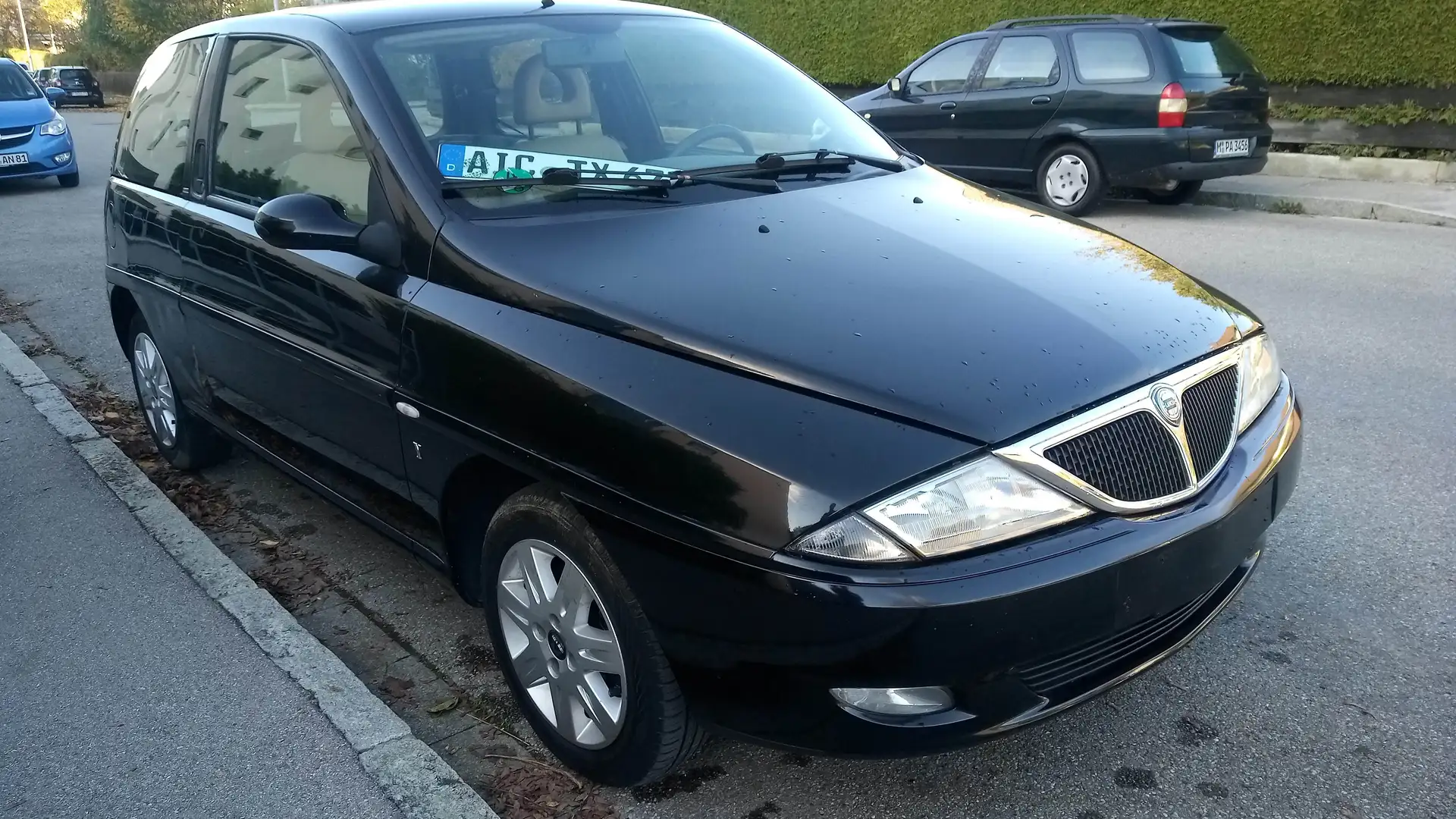 Lancia Y Y 1.2 Cosmopolitan 2002 Schwarz - 1