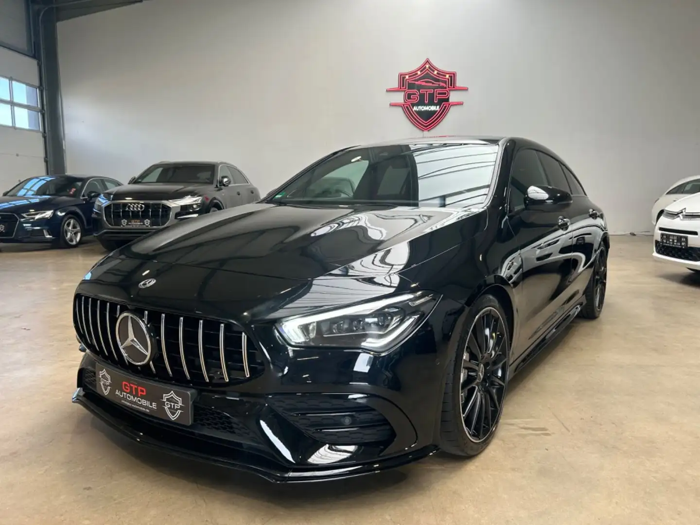 Mercedes-Benz CLA 35 AMG Shooting Brake  4Matic*Pano*Burm* Noir - 1