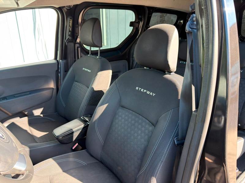 Dacia Dokker 1.2 TCe Stepway*TÜV neu*Klima*PDC*Navi — photo 14