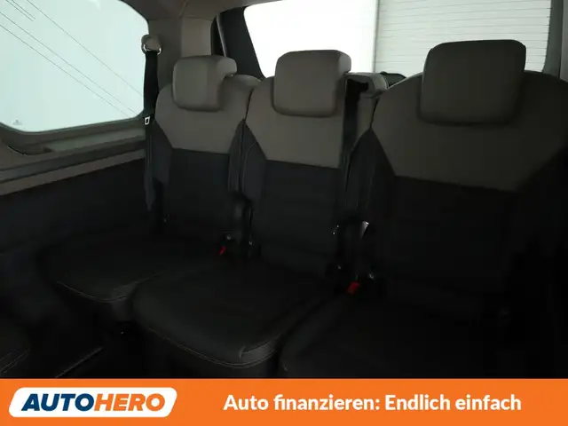 Volkswagen Multivan view 10