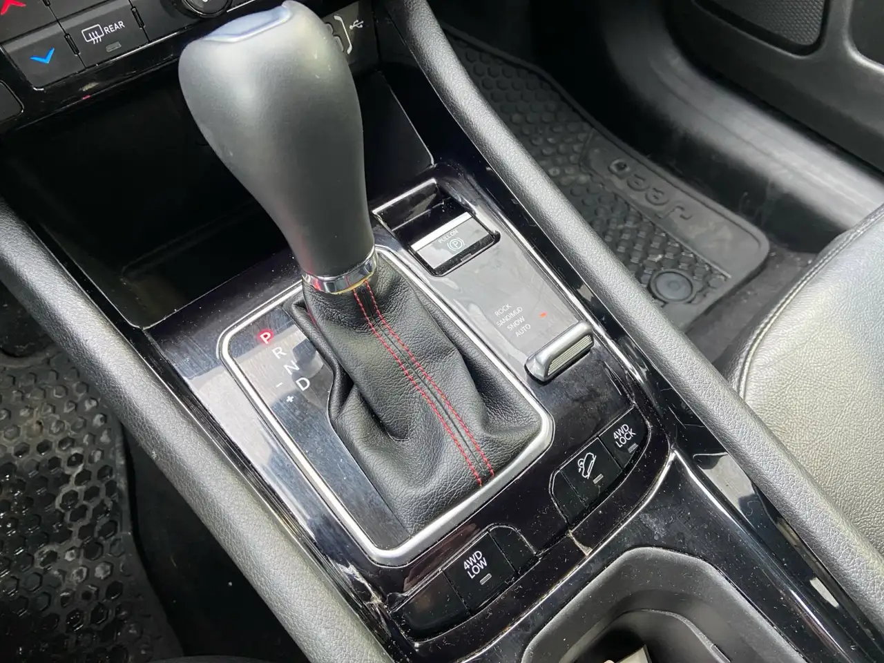 Jeep Compass photo Jeep Compass