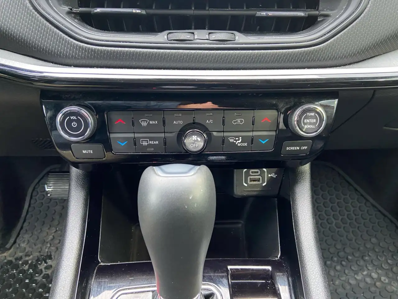 Jeep Compass photo Jeep Compass