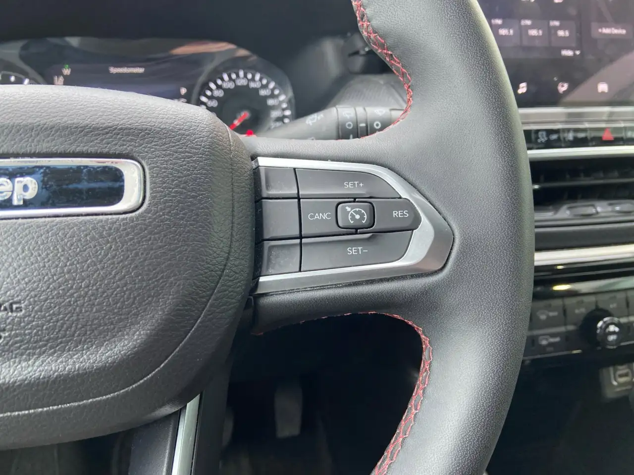 Jeep Compass photo Jeep Compass