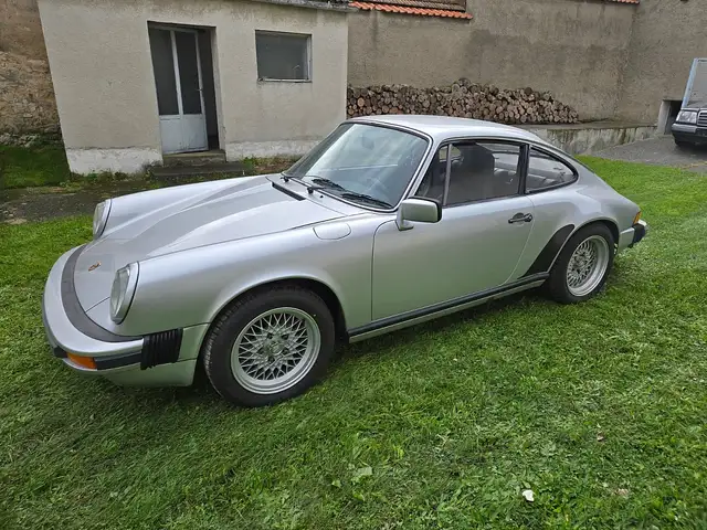Porsche 911 Ansicht 16