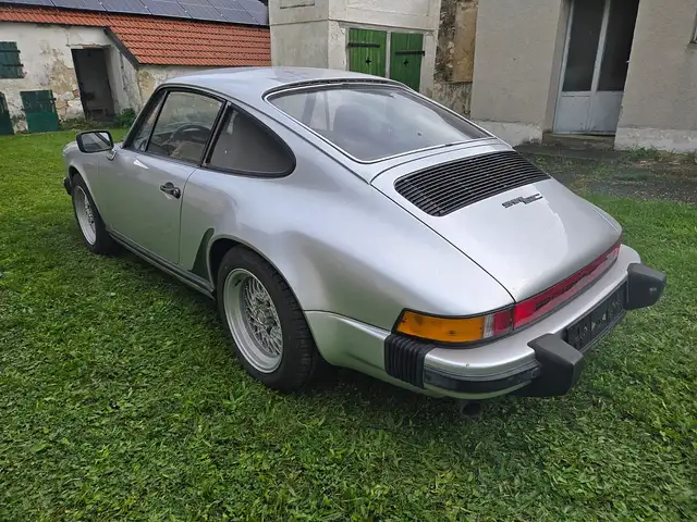 Porsche 911 Ansicht 23