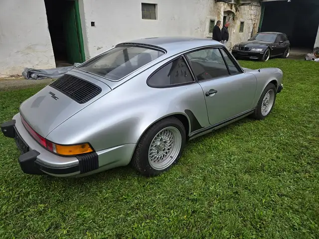 Porsche 911 Ansicht 10