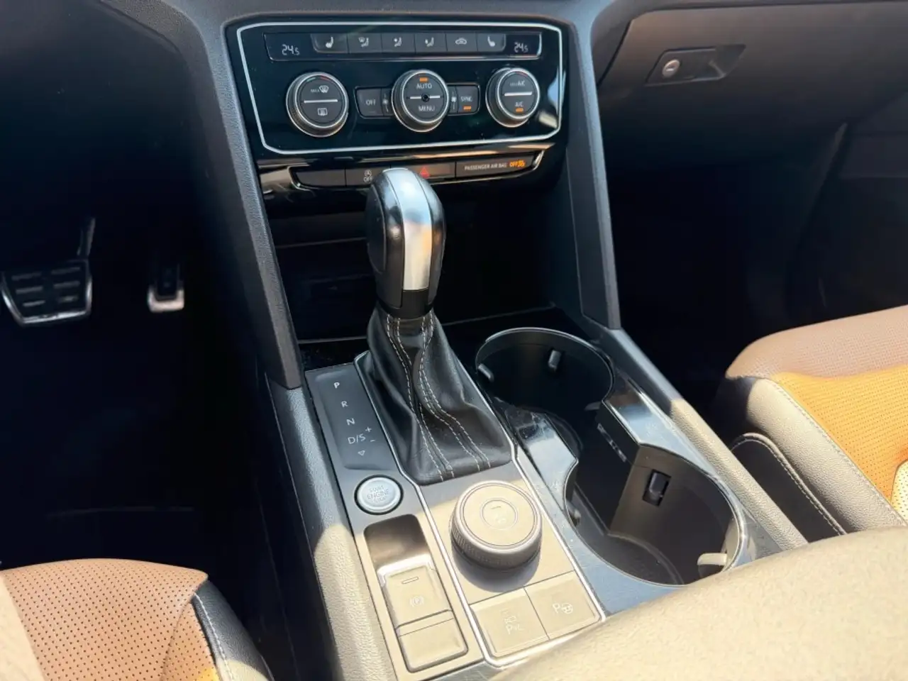 Volkswagen Atlas снимка Volkswagen Atlas