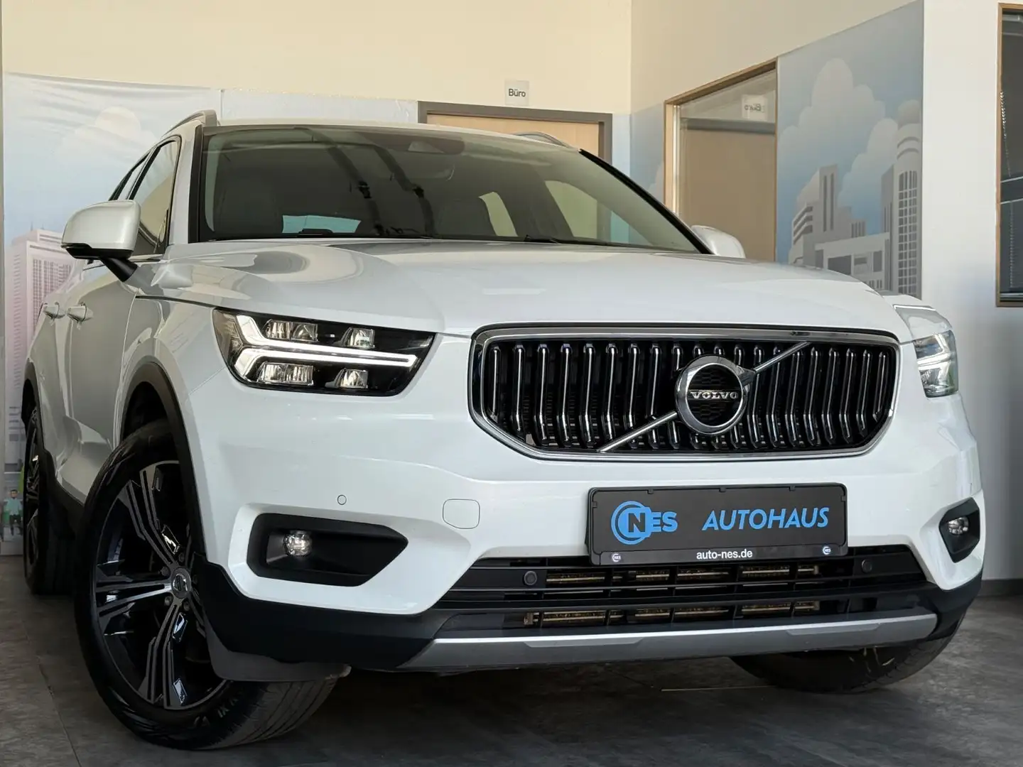 Volvo XC40 T5 INSCRIPTION RECHARGE*LEDER*HARMAN*KAMERA Weiß - 2