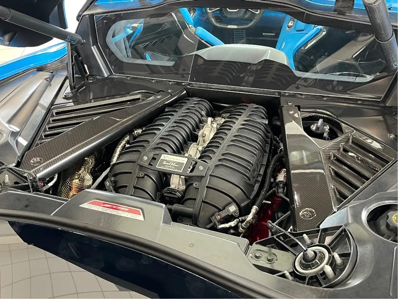 Chevrolet Corvette снимка Chevrolet Corvette