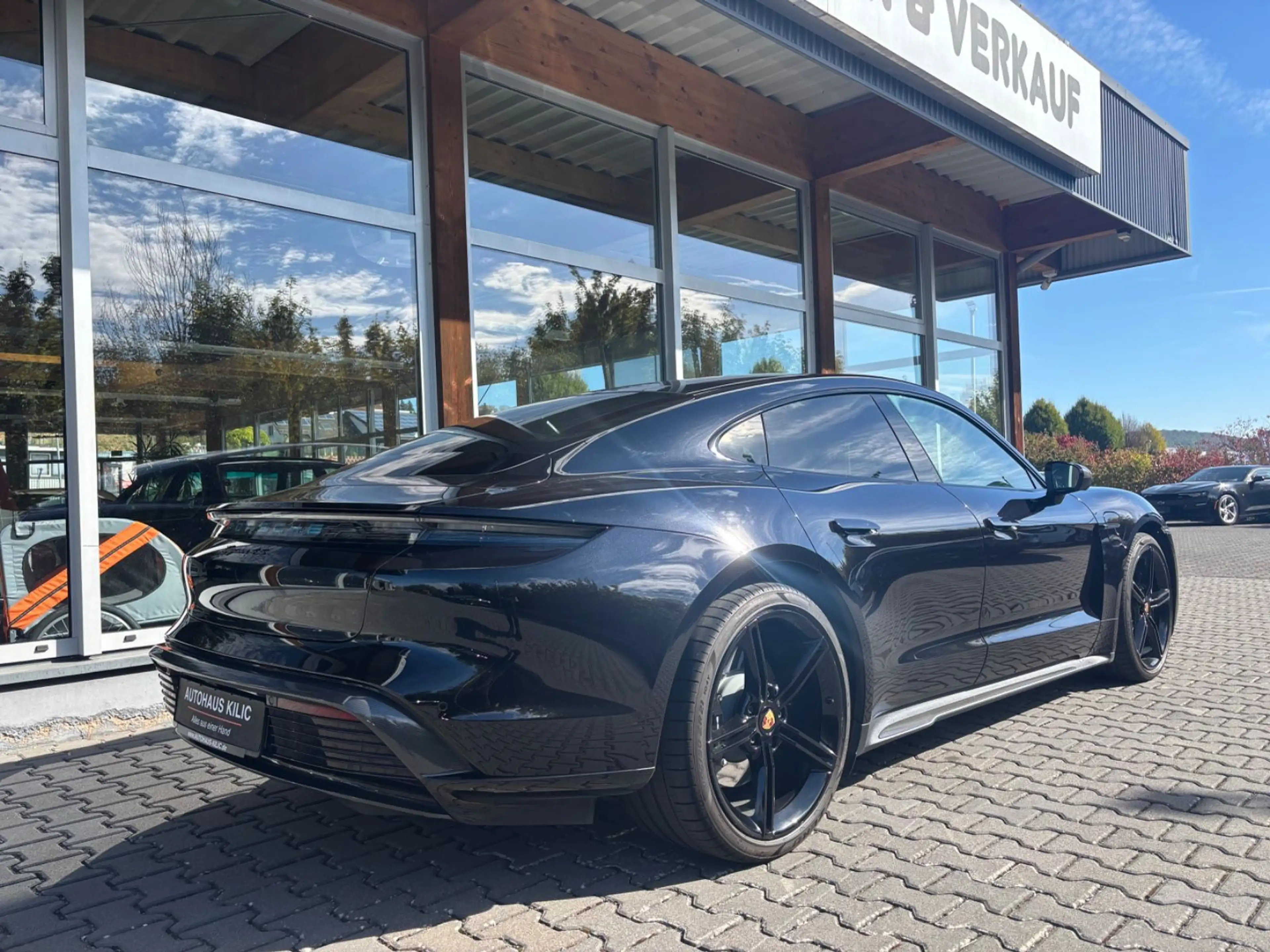 Porsche Taycan 4S Surround View Pano Bose Mission E — photo 5