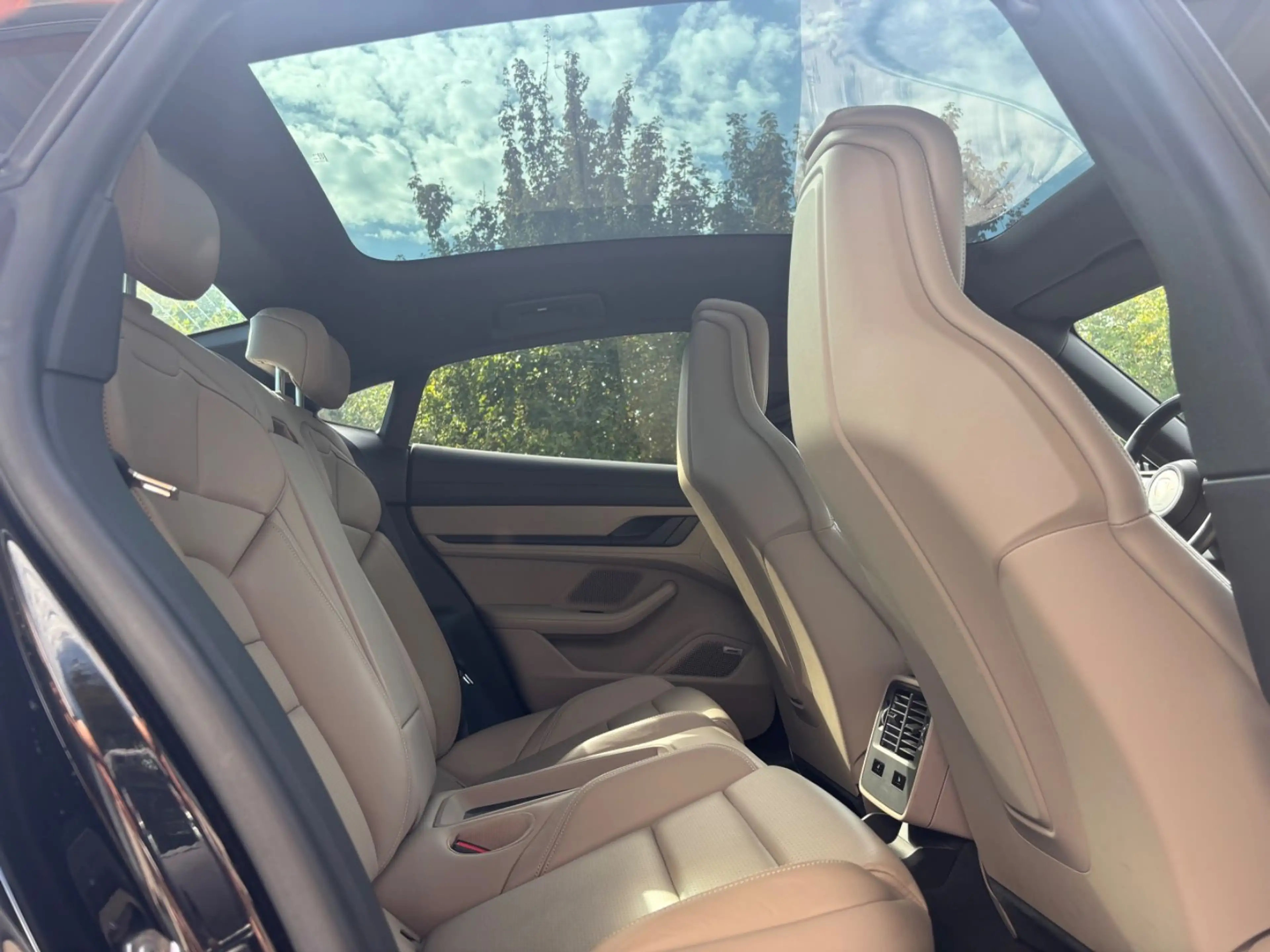Porsche Taycan 4S Surround View Pano Bose Mission E — photo 17