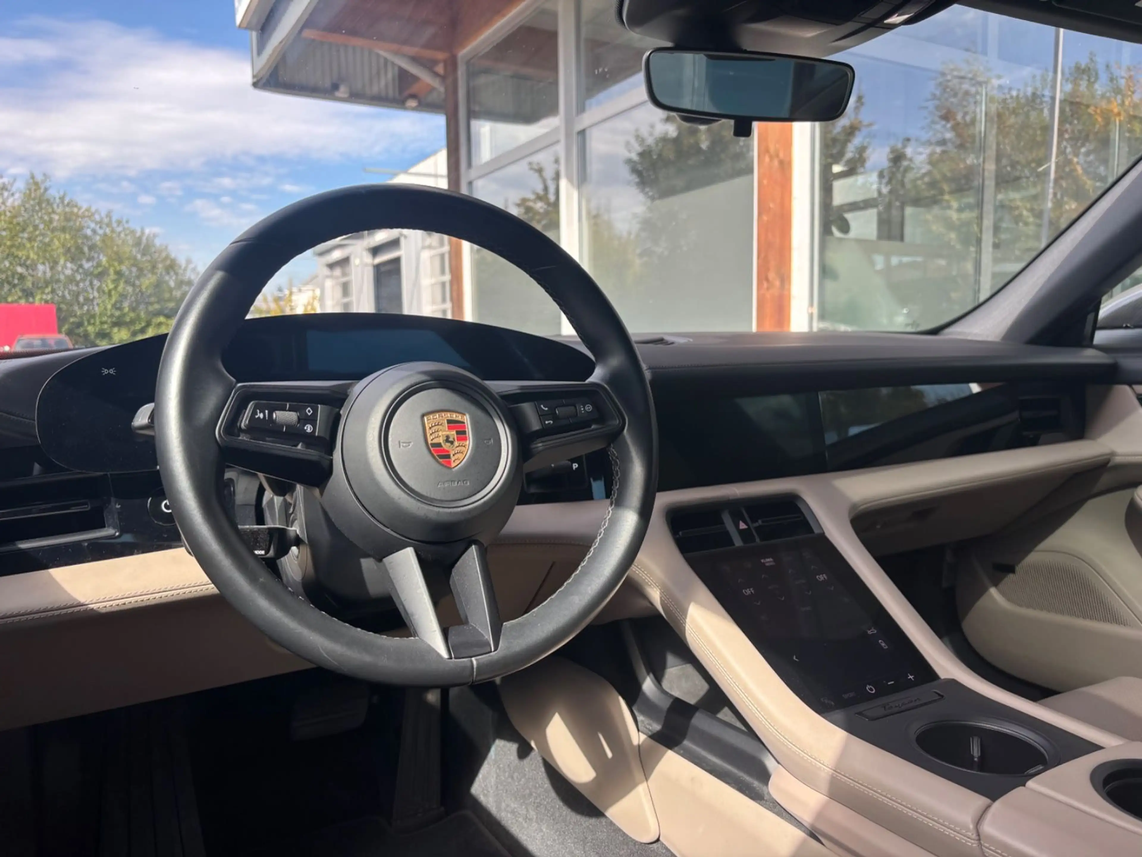Porsche Taycan 4S Surround View Pano Bose Mission E — photo 7