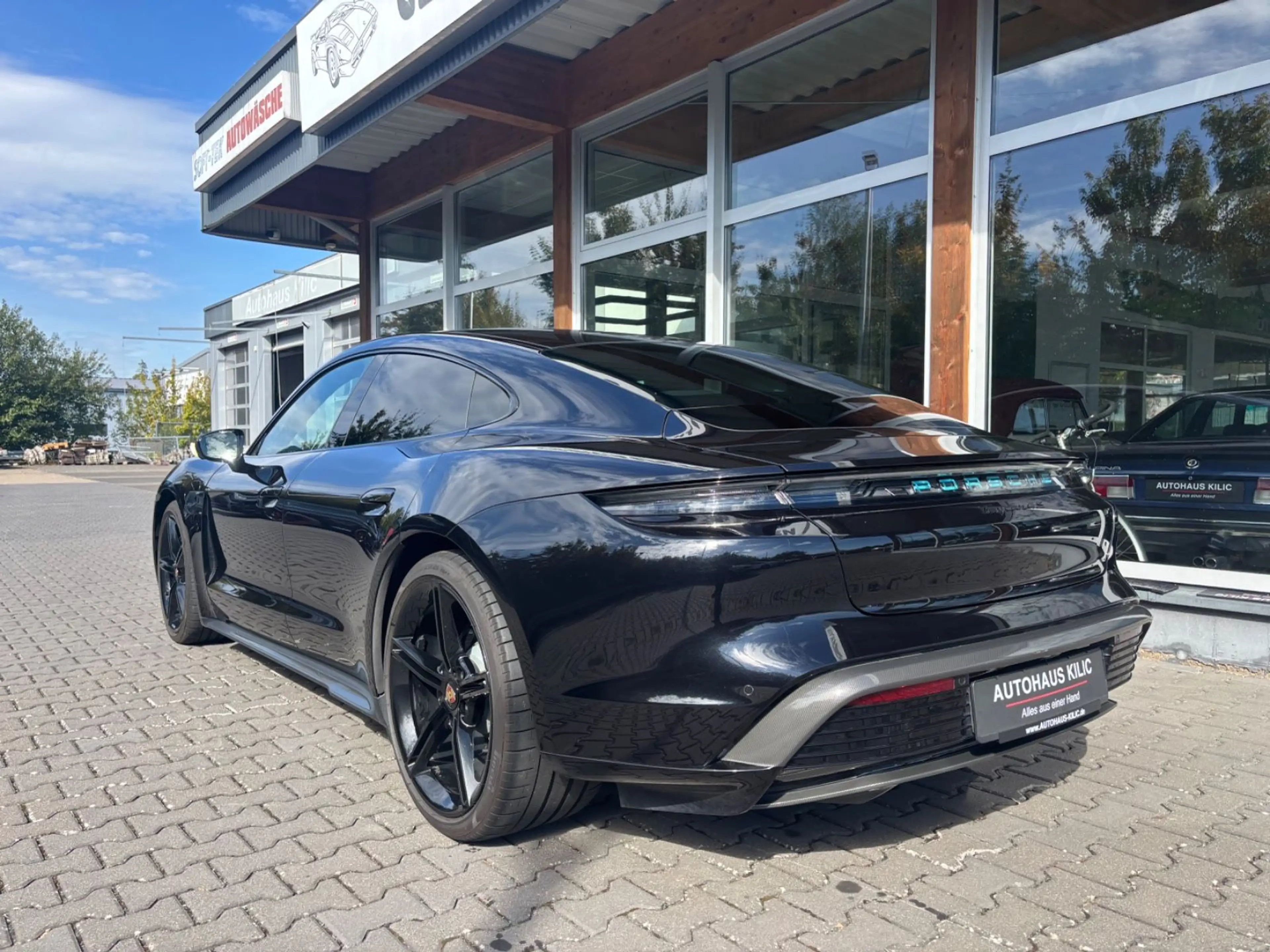 Porsche Taycan 4S Surround View Pano Bose Mission E — photo 4