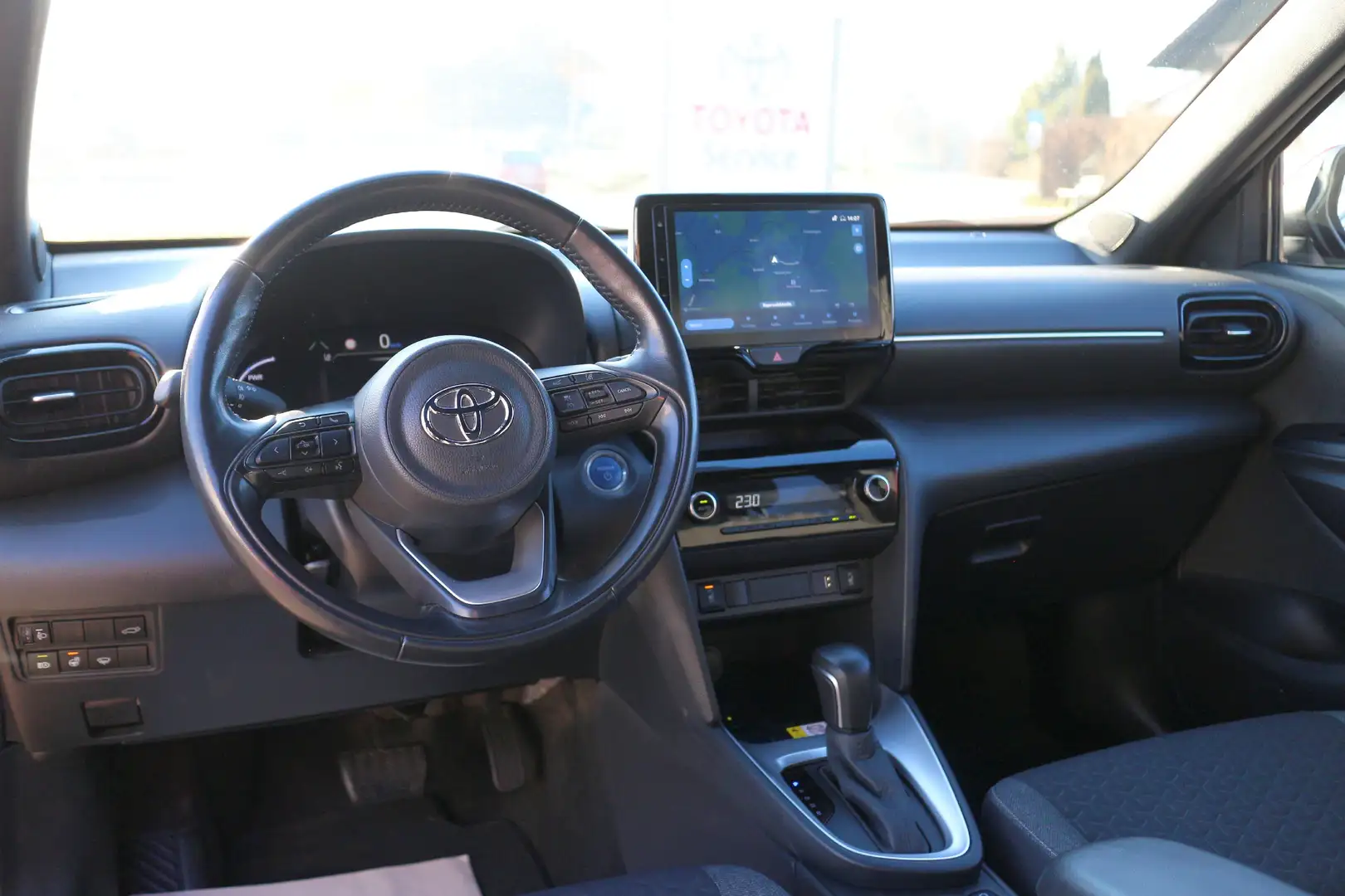 Toyota Yaris Cross Hybrid Team Deutschland Technik&Winterpaket Relax Rot - 2