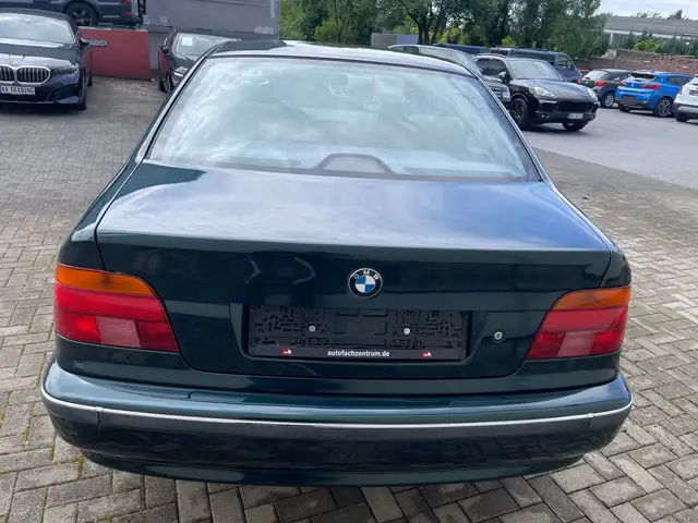 BMW 5 Series view 5