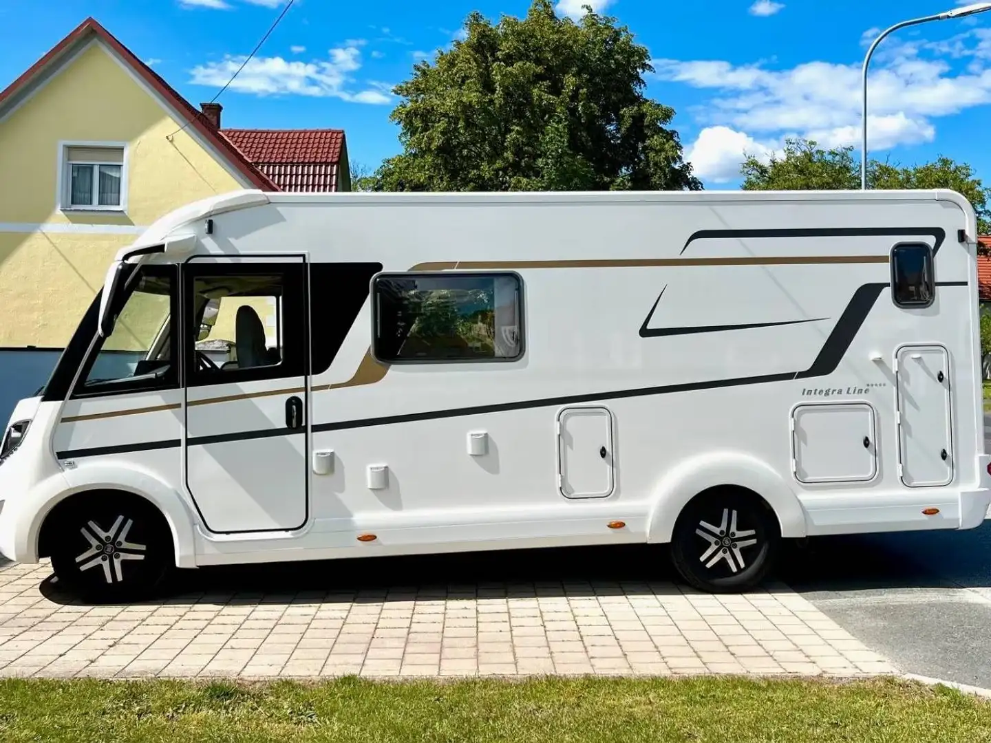 Caravans-Wohnm Euramobil Integra Line 690 HB Weiß - 2