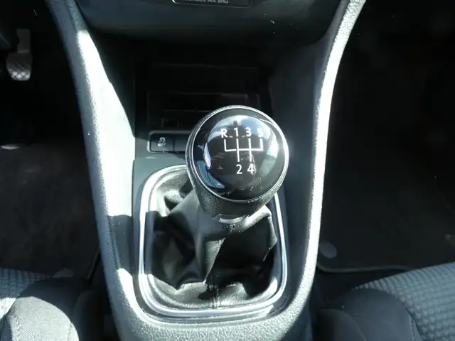 Volkswagen Golf view 14
