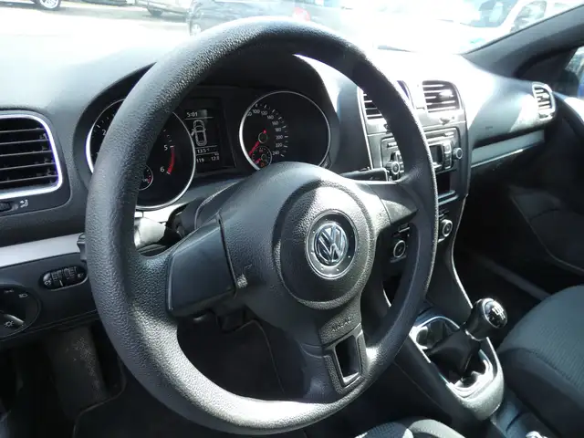 Volkswagen Golf view 11
