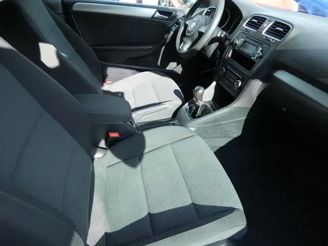 Volkswagen Golf view 10