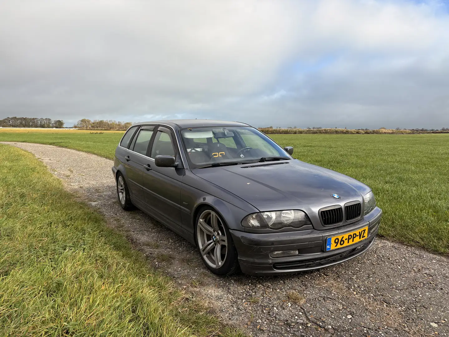 BMW 330 320i Grey - 1