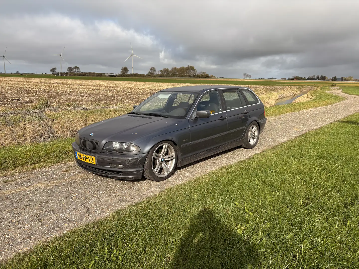 BMW 330 320i Grey - 2