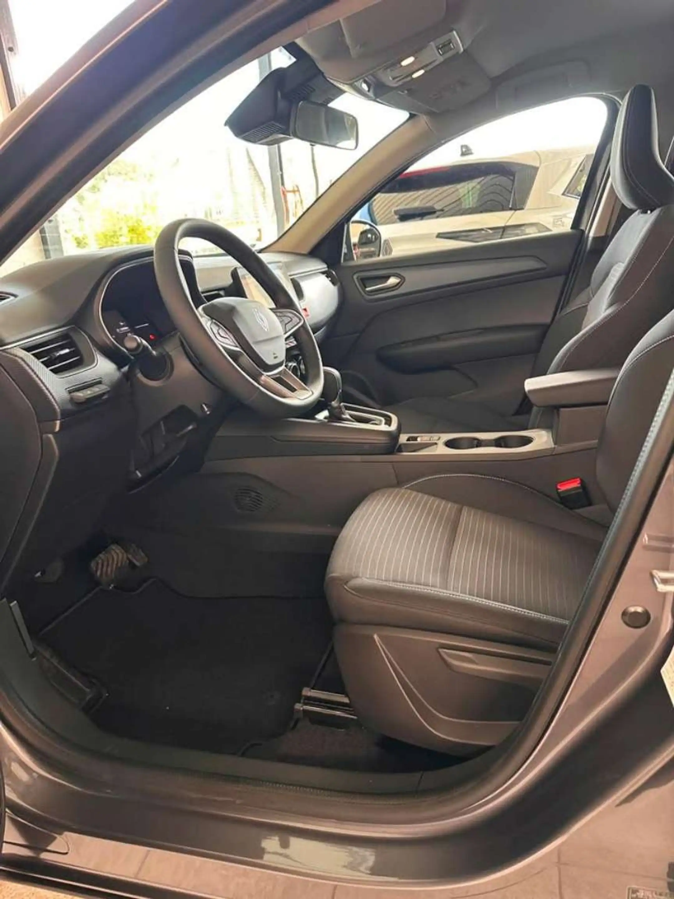 Renault Arkana Evolution Mild Hybrid 140 EDC — photo 8
