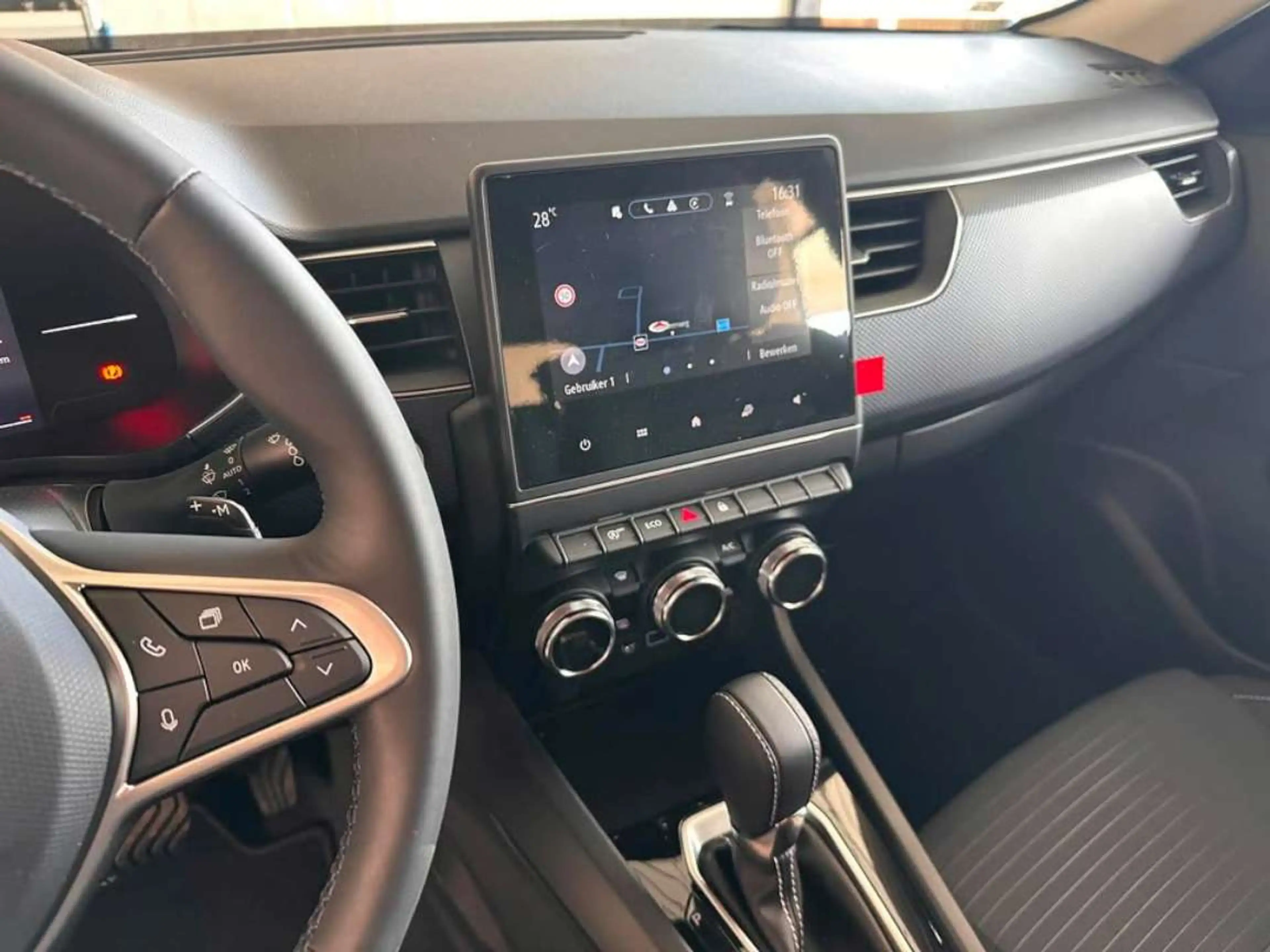 Renault Arkana Evolution Mild Hybrid 140 EDC — photo 14