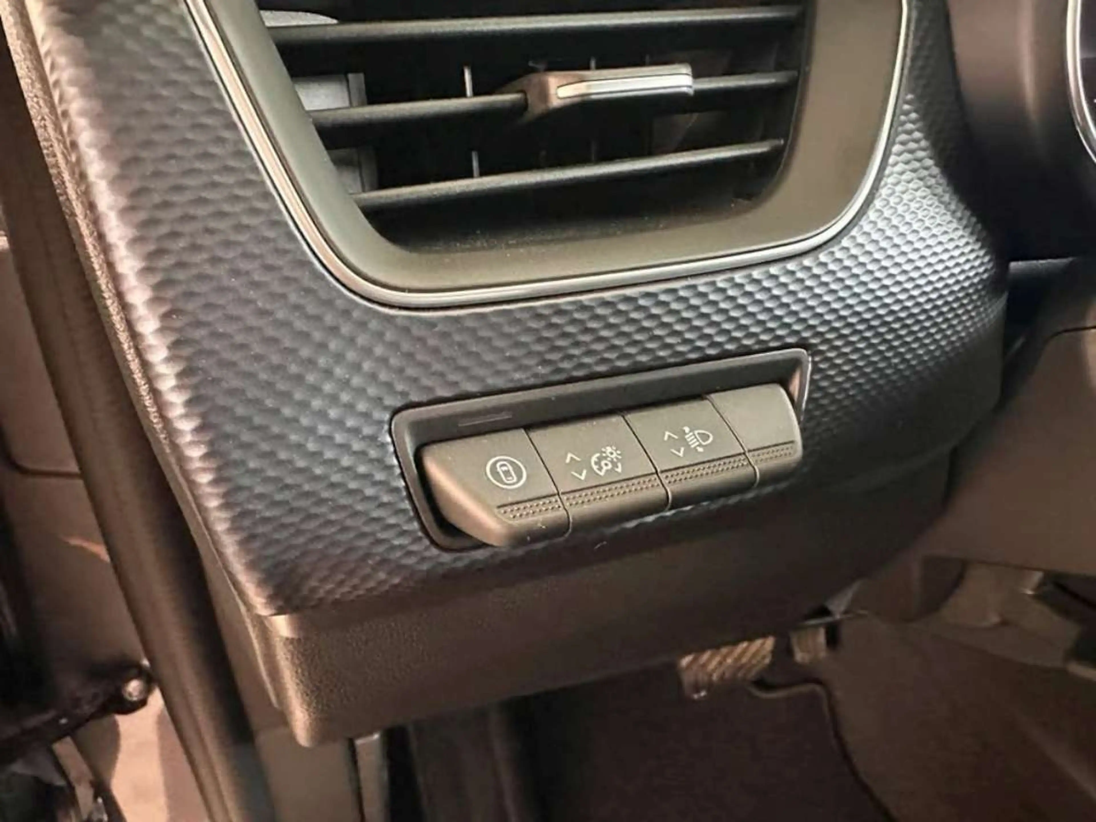 Renault Arkana Evolution Mild Hybrid 140 EDC — photo 11