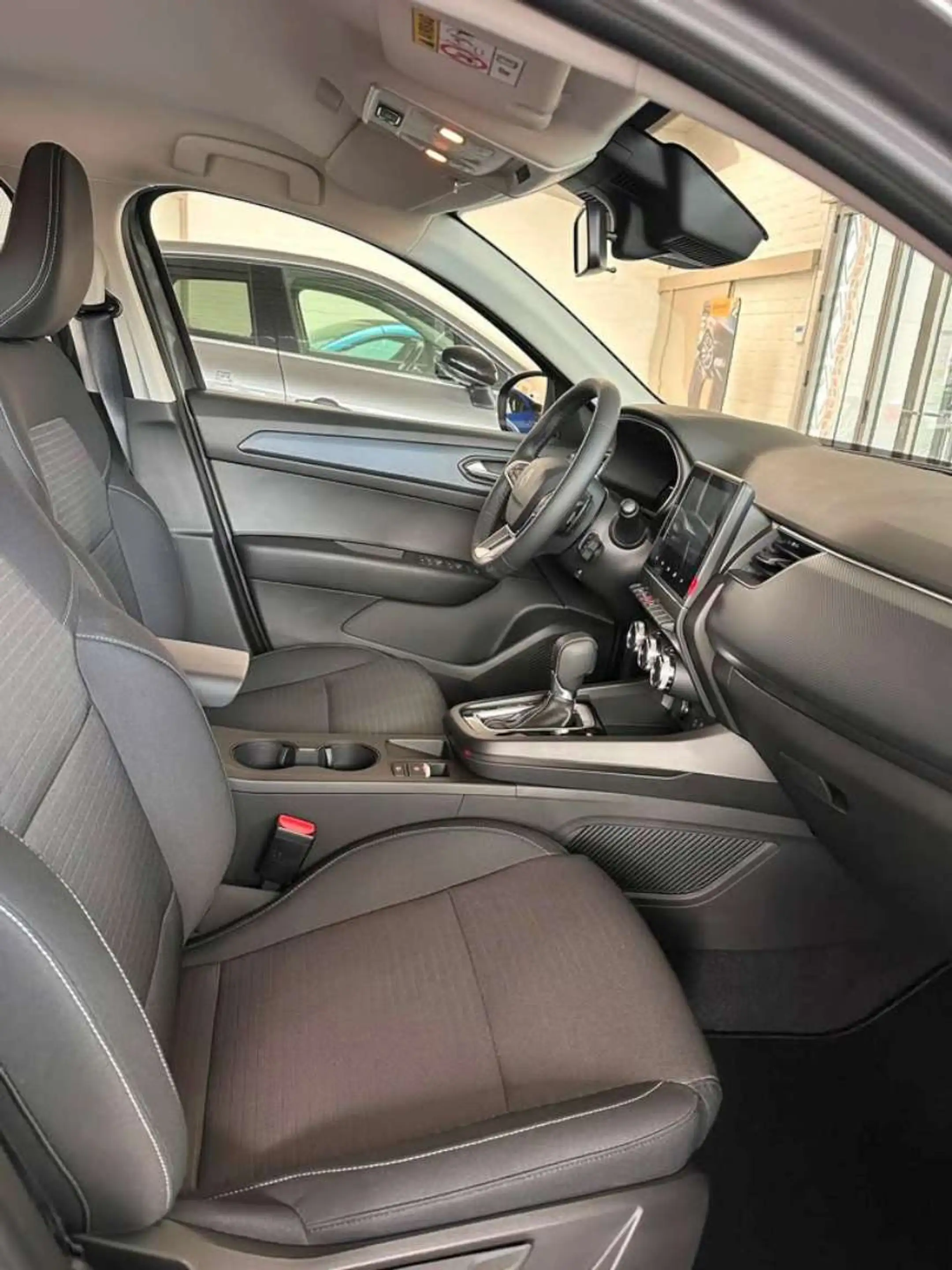 Renault Arkana Evolution Mild Hybrid 140 EDC — photo 15