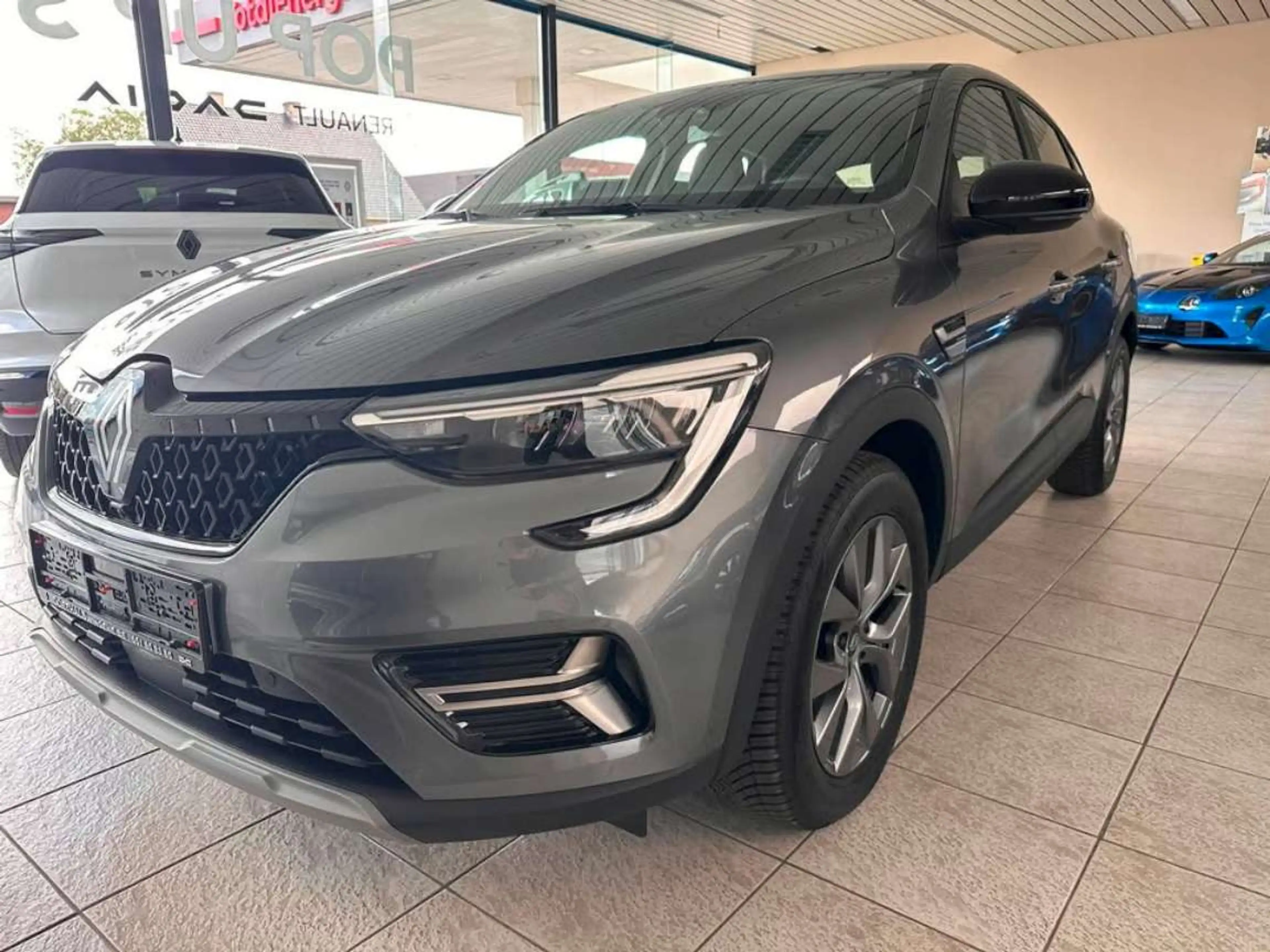 Renault Arkana Evolution Mild Hybrid 140 EDC — photo 2