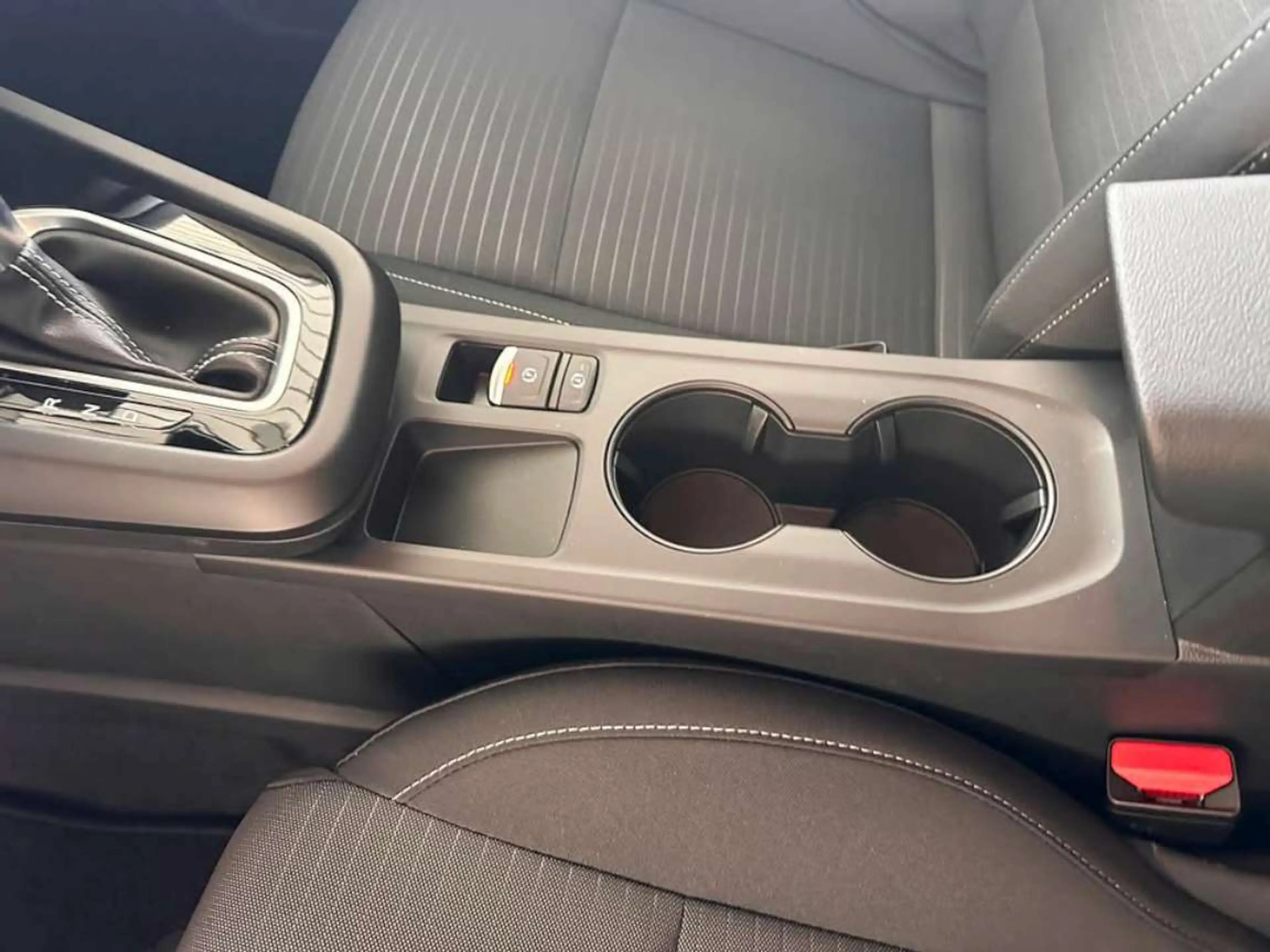 Renault Arkana Evolution Mild Hybrid 140 EDC — photo 10