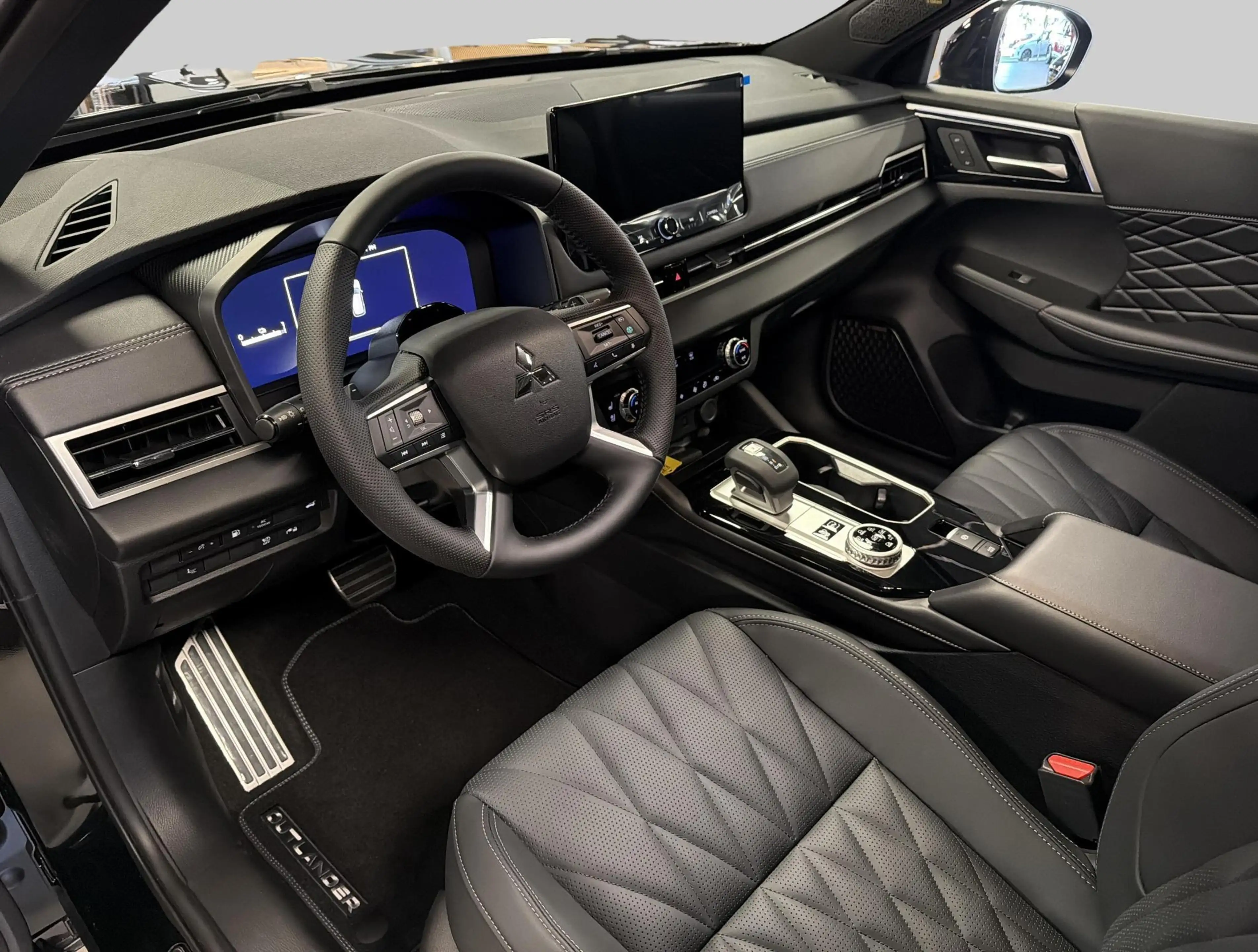 Mitsubishi Outlander 2.4 PHEV Black Edition — photo 8