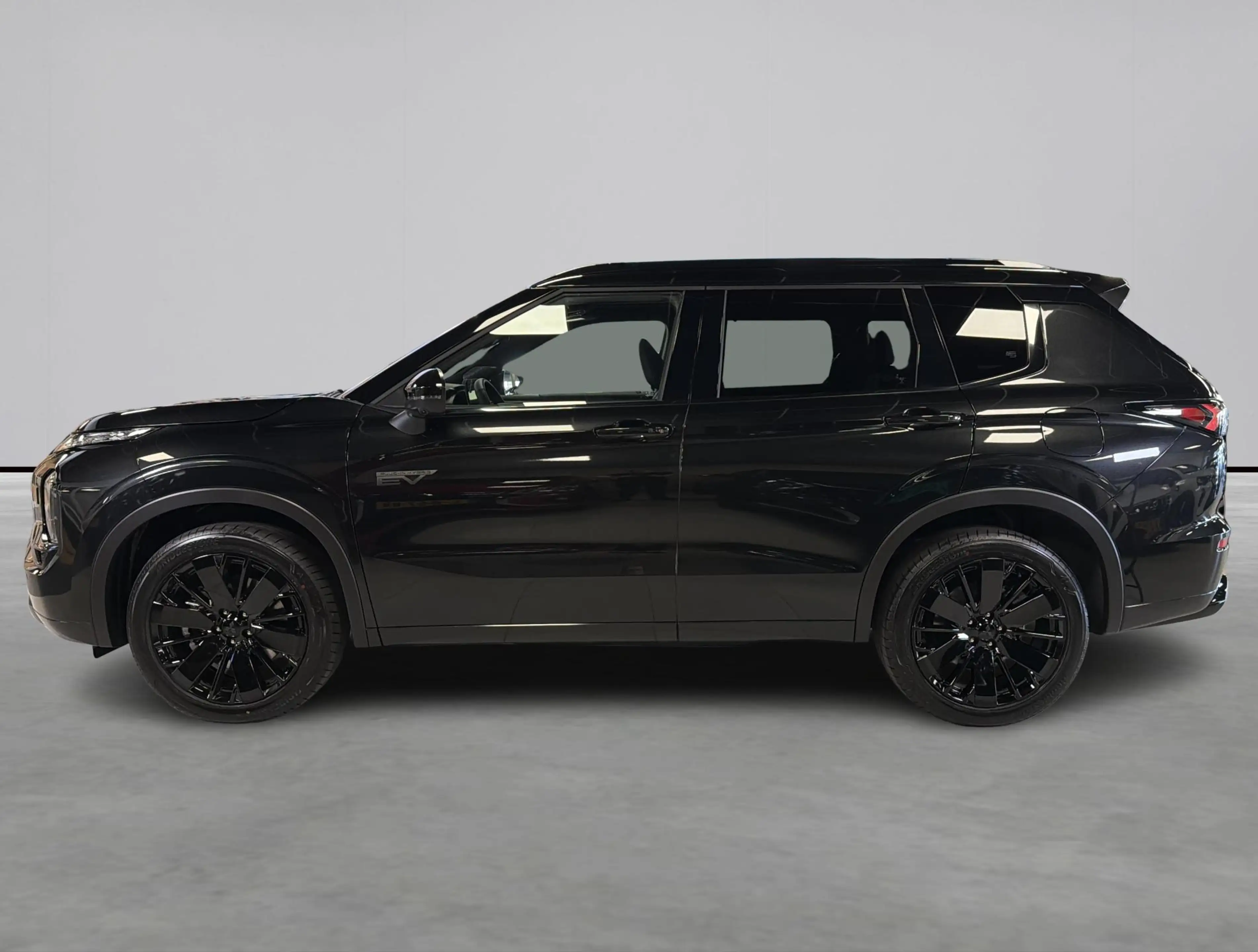 Mitsubishi Outlander 2.4 PHEV Black Edition — photo 2