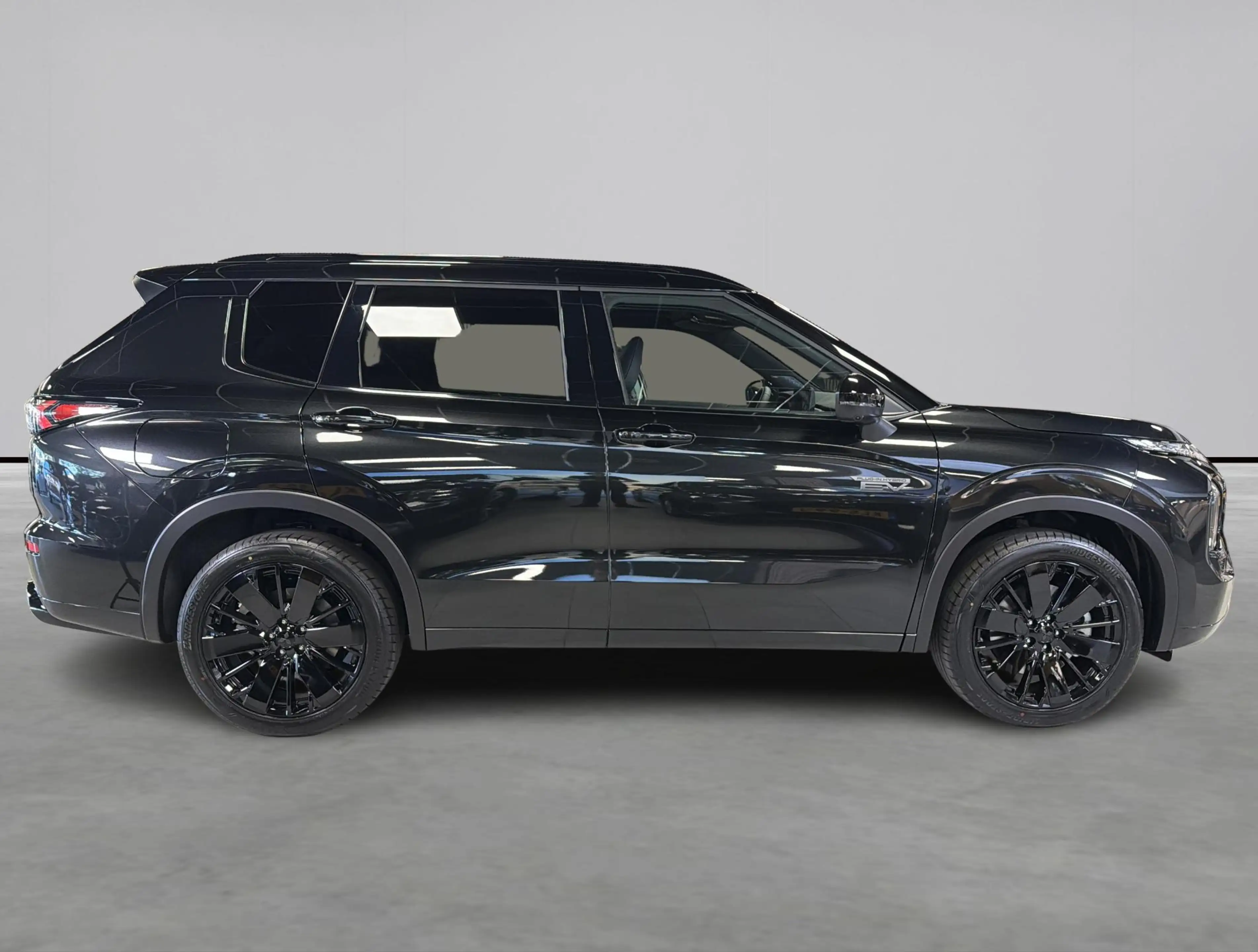 Mitsubishi Outlander 2.4 PHEV Black Edition — photo 6