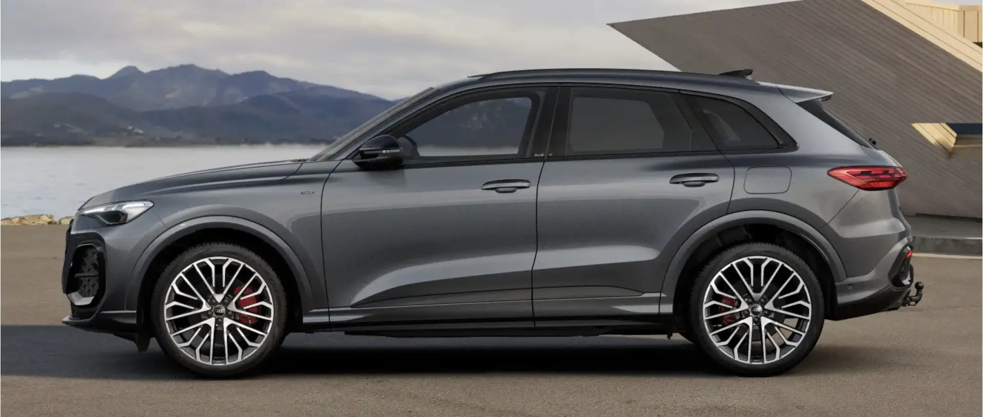 Audi Q5 2.0 TFSI e-hybrid S-Line Pano Trekhaak Tech Plus K Grijs - 2