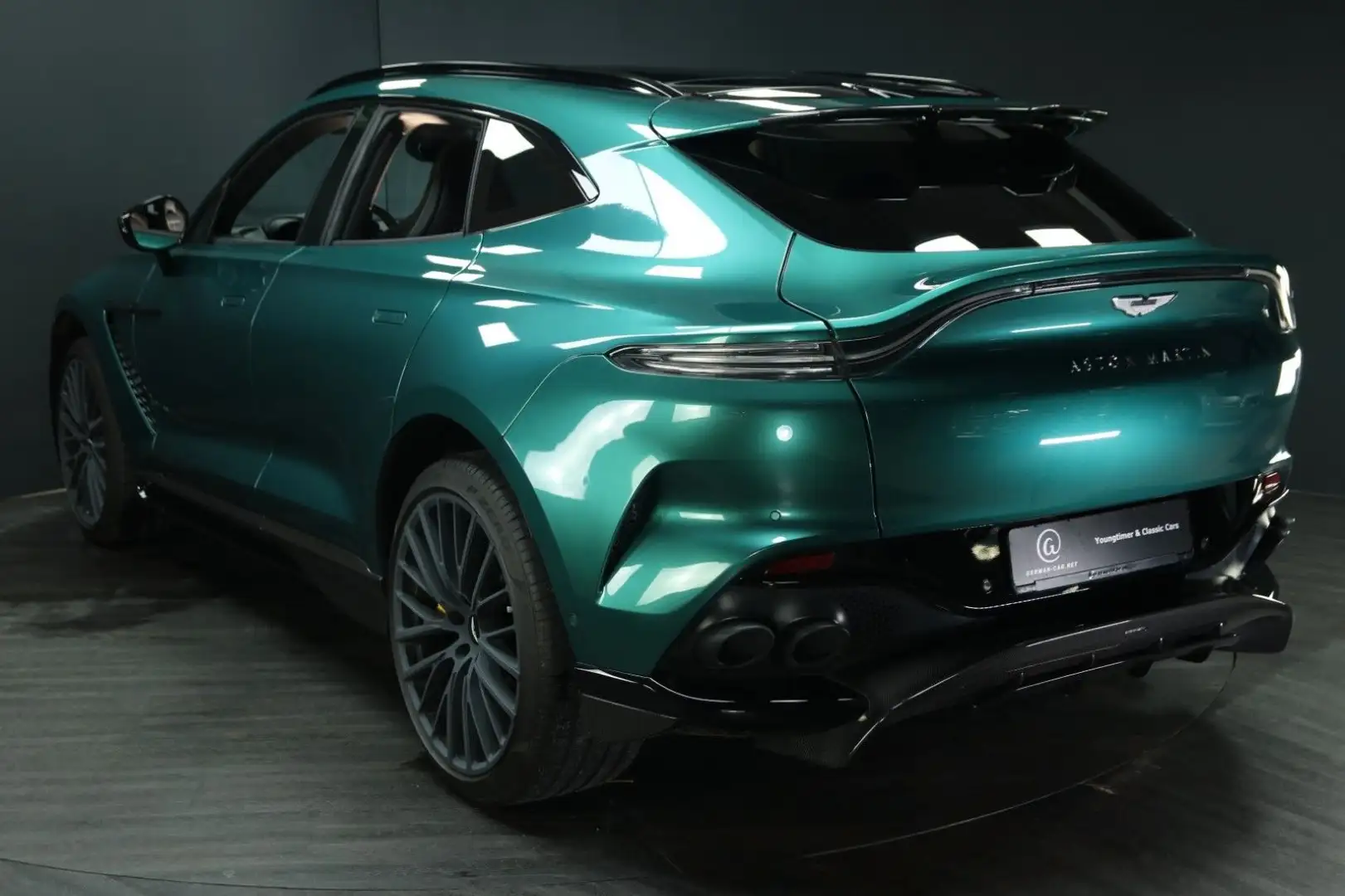 Aston Martin DBX 707, 1.Hand,deutsch, orig nur 5400KM,Carbon Verde - 2