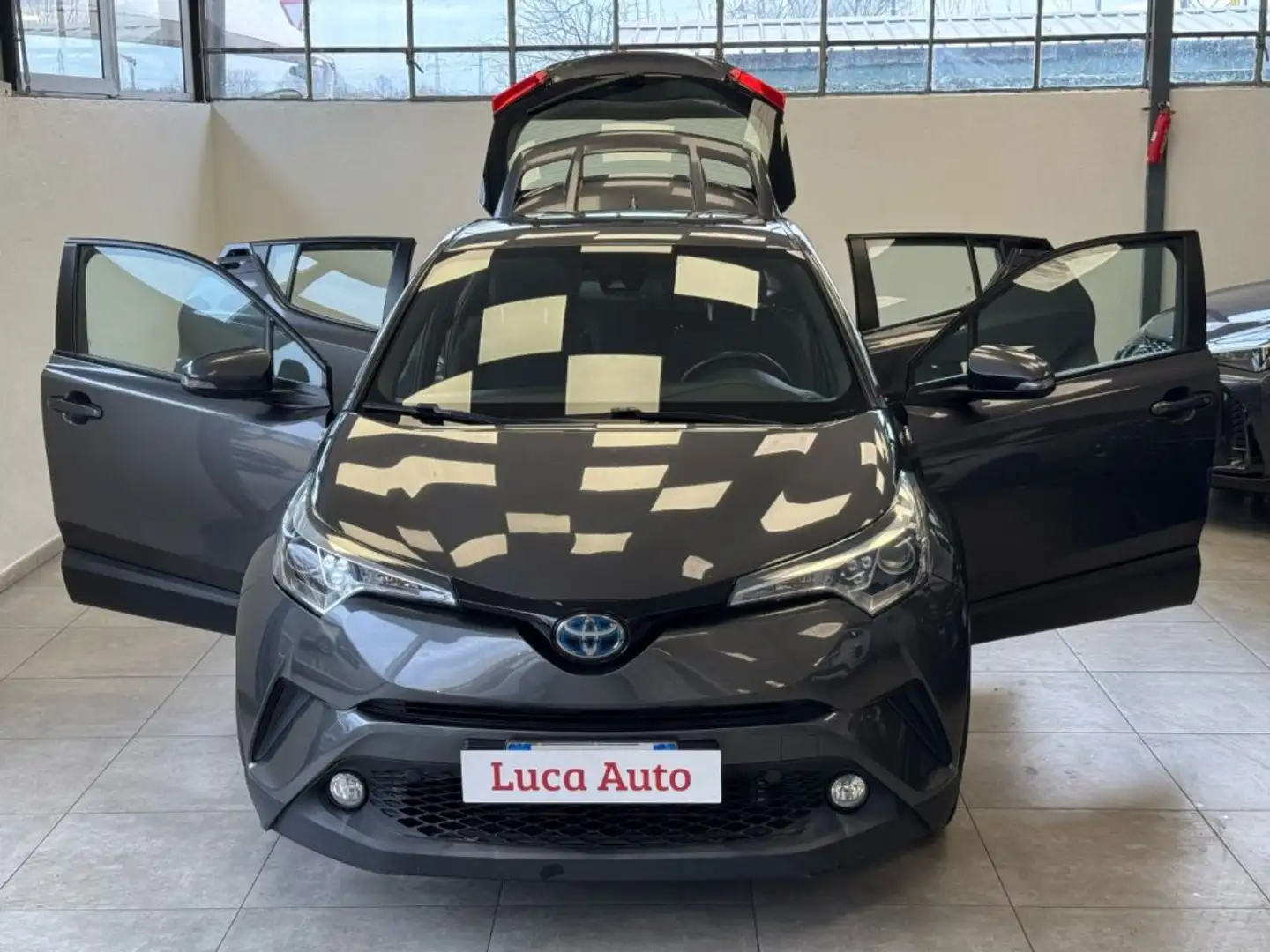 Toyota C-HR 1.8 Hybrid E-CVT *TAGLIANDI*UNICO PROPRIETARIO* Grigio - 2