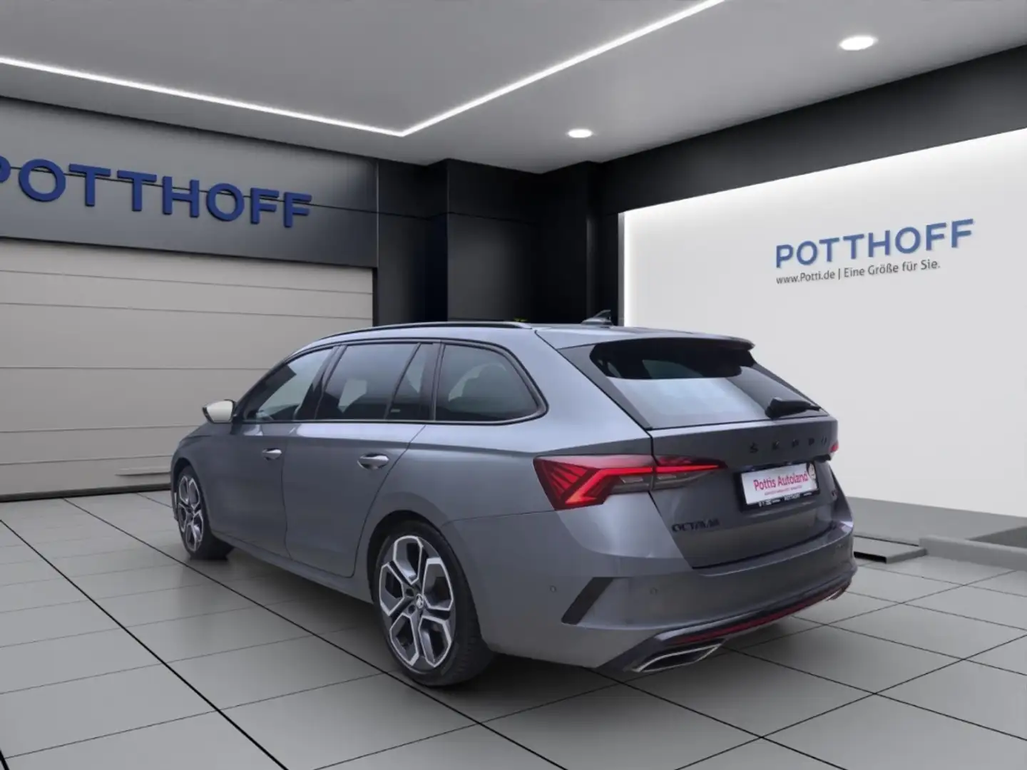 Skoda Octavia Combi RS PLUS PANO AHK PDC NAVI KAMERA Grau - 2